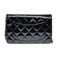 Chanel Wallet on Chain (WOC) Umhängetasche aus schwarzem:: gestepptem Lackleder:: SHW