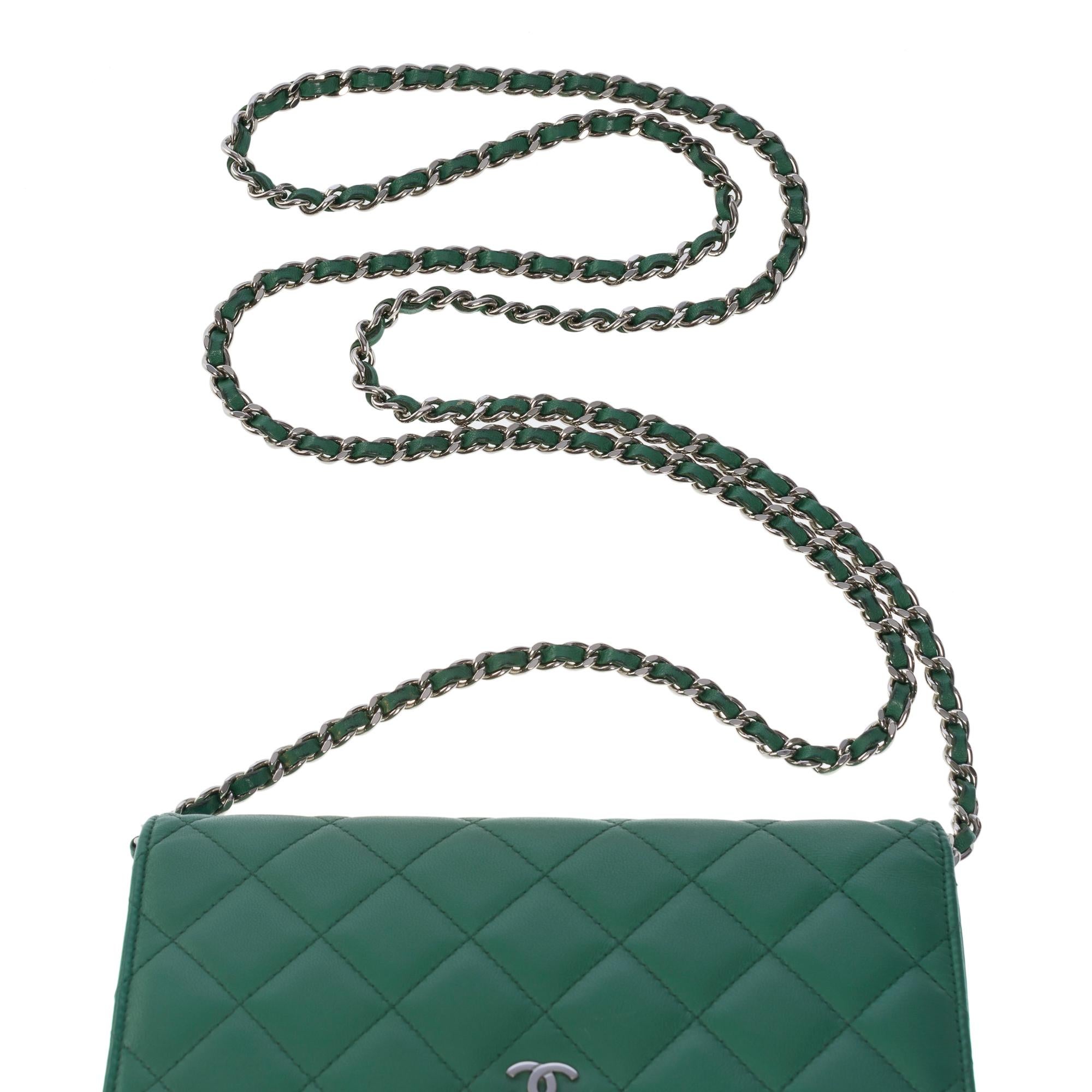 Chanel Wallet on Chain (WOC)  shoulder bag in green quilted lamb leather, SHW 4