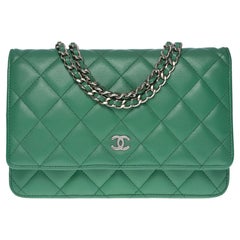 Chanel Wallet on Chain (WOC)  shoulder bag in green quilted lamb leather, SHW