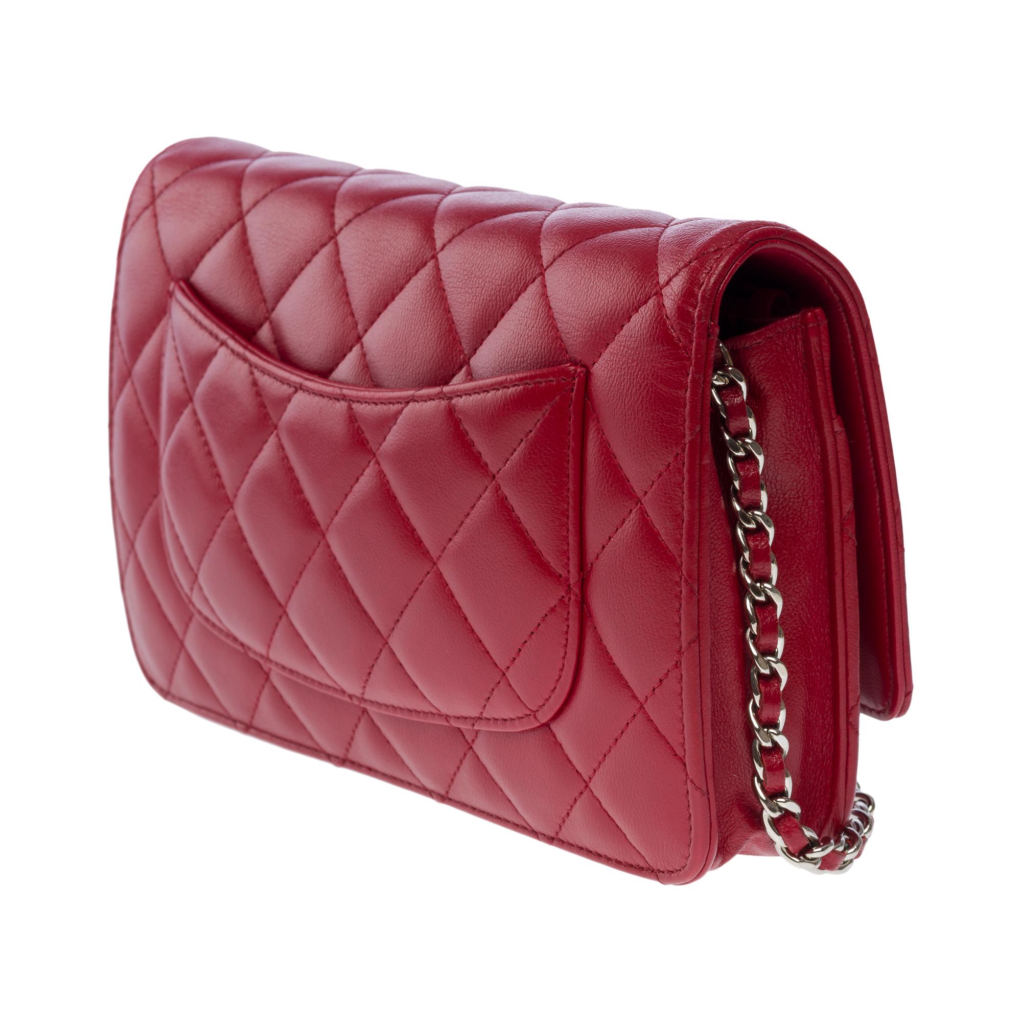 Chanel Wallet on Chain (WOC)  shoulder bag in Red quilted lambskin leather, GHW 1