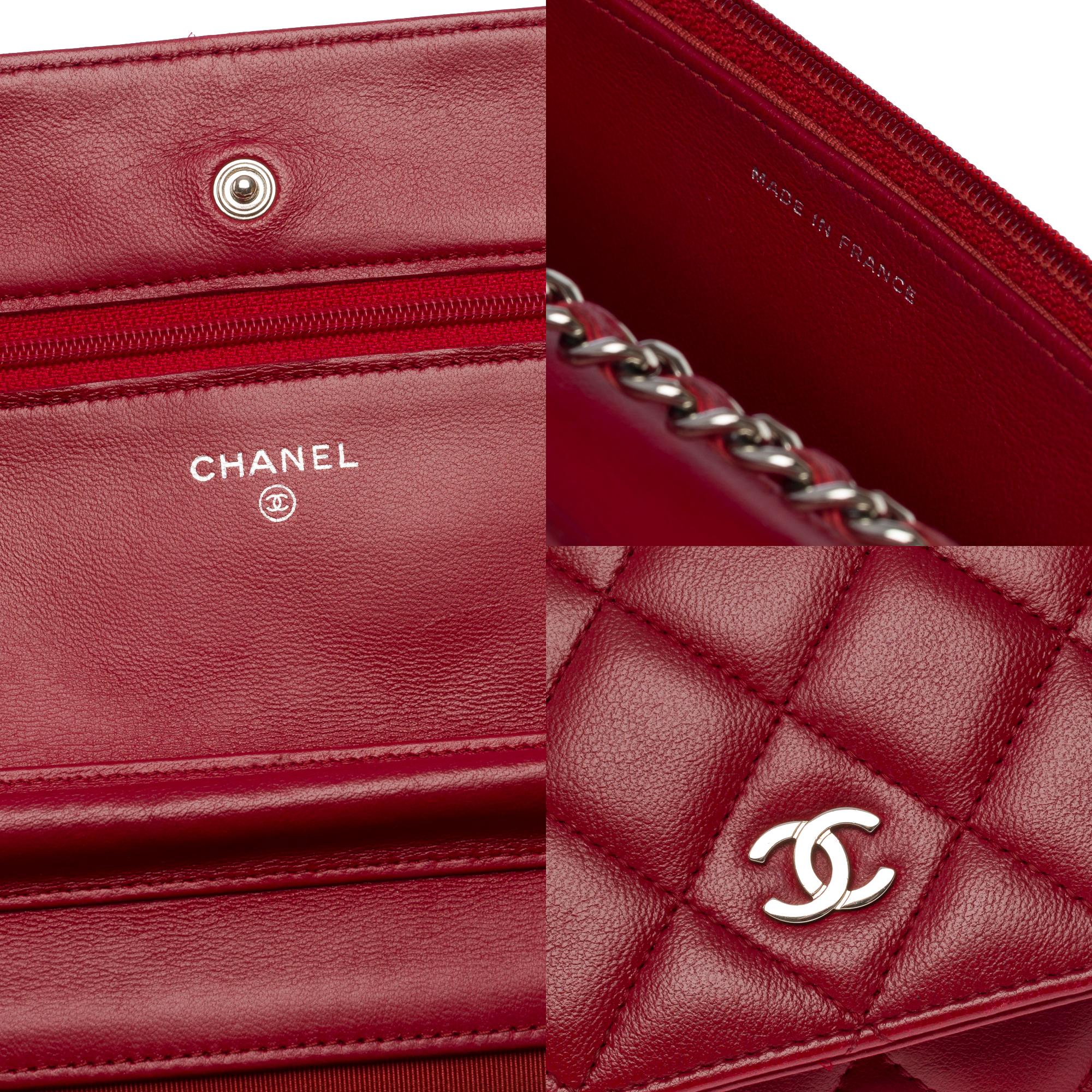 Chanel Wallet on Chain (WOC)  shoulder bag in Red quilted lambskin leather, GHW 2