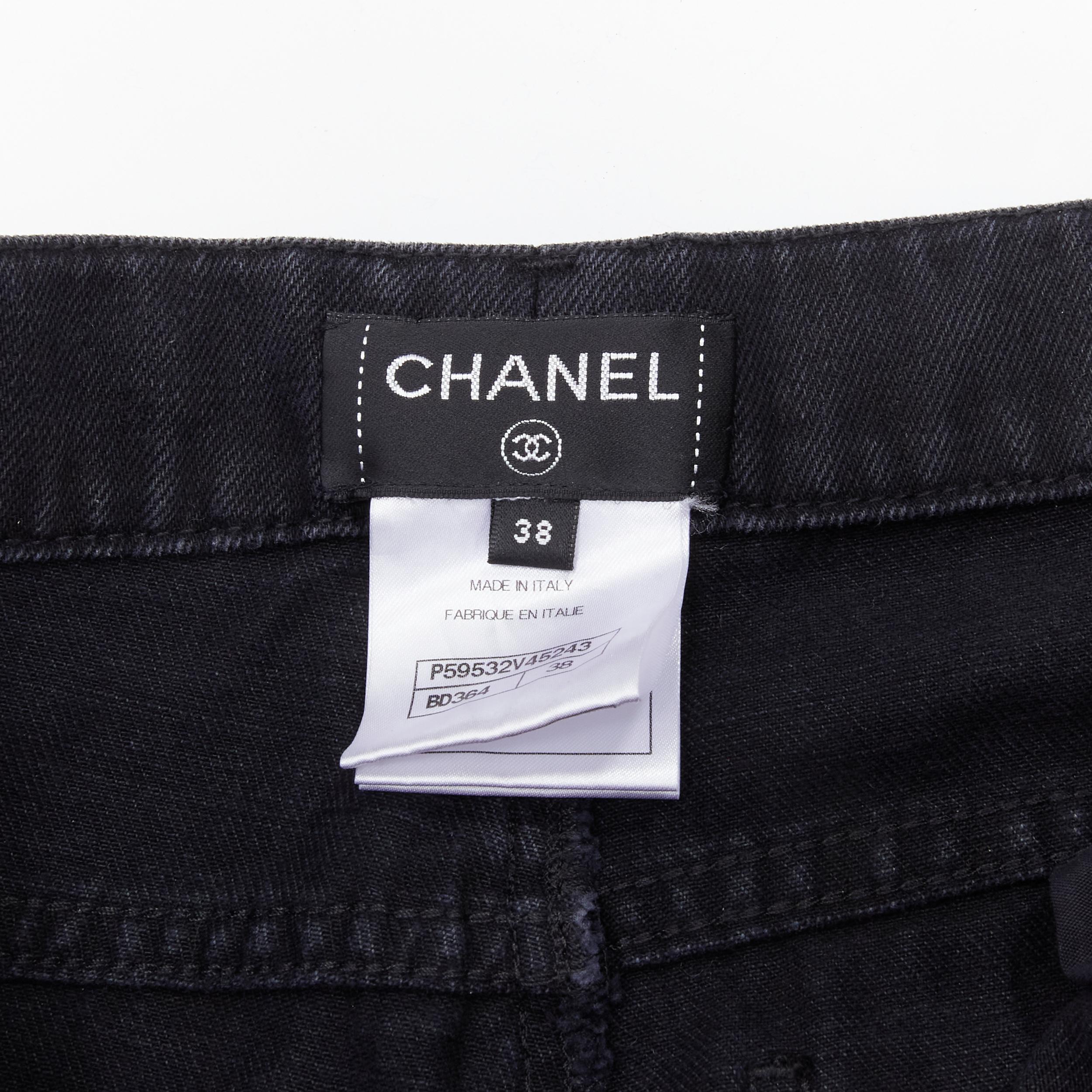 CHANEL washed black denim braided tweed trim CC pocket cropped jeans FR38 M For Sale 4