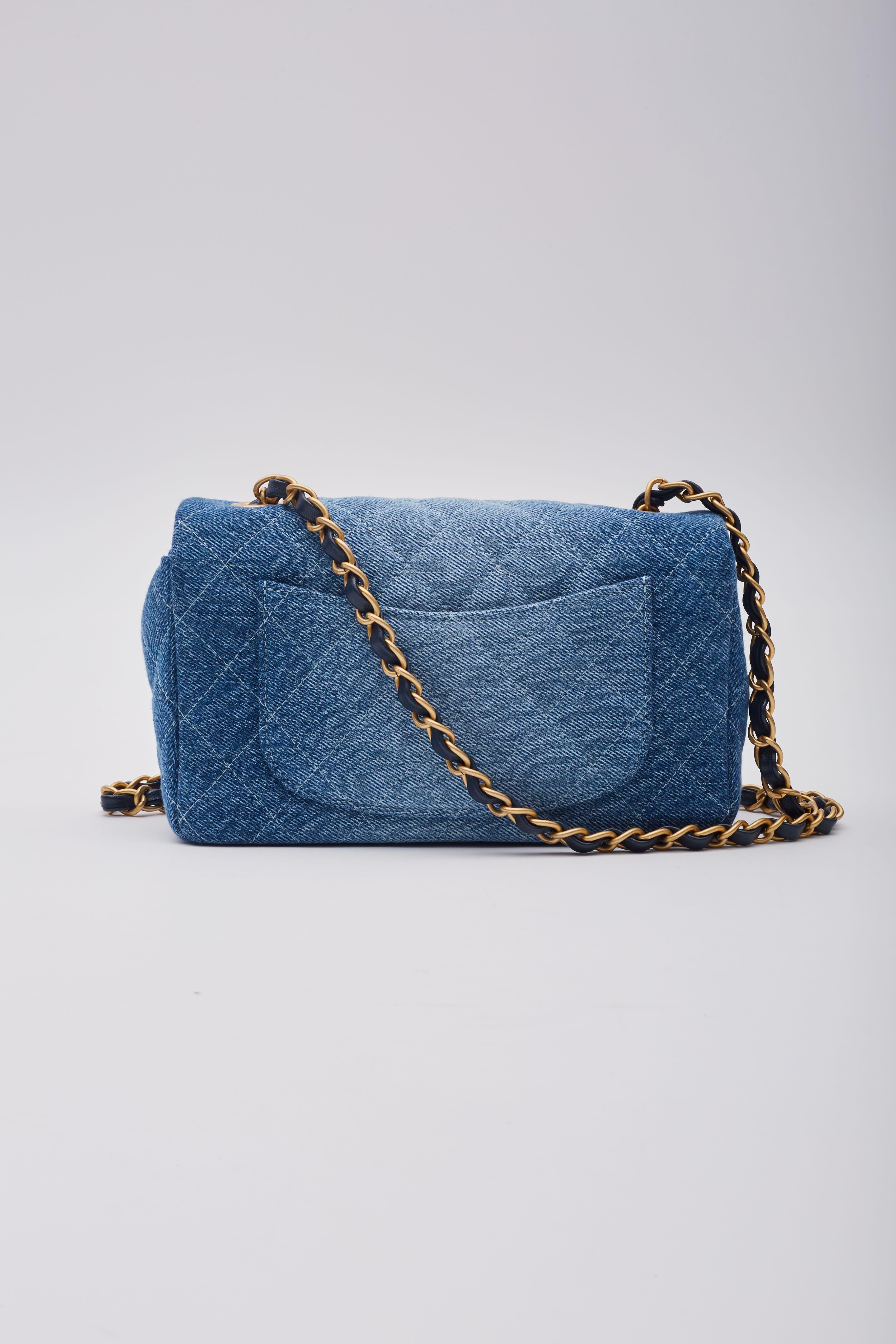 Chanel Washed Blue Denim Quilted Rectangular Mini Flap Bag In Excellent Condition For Sale In Montreal, Quebec