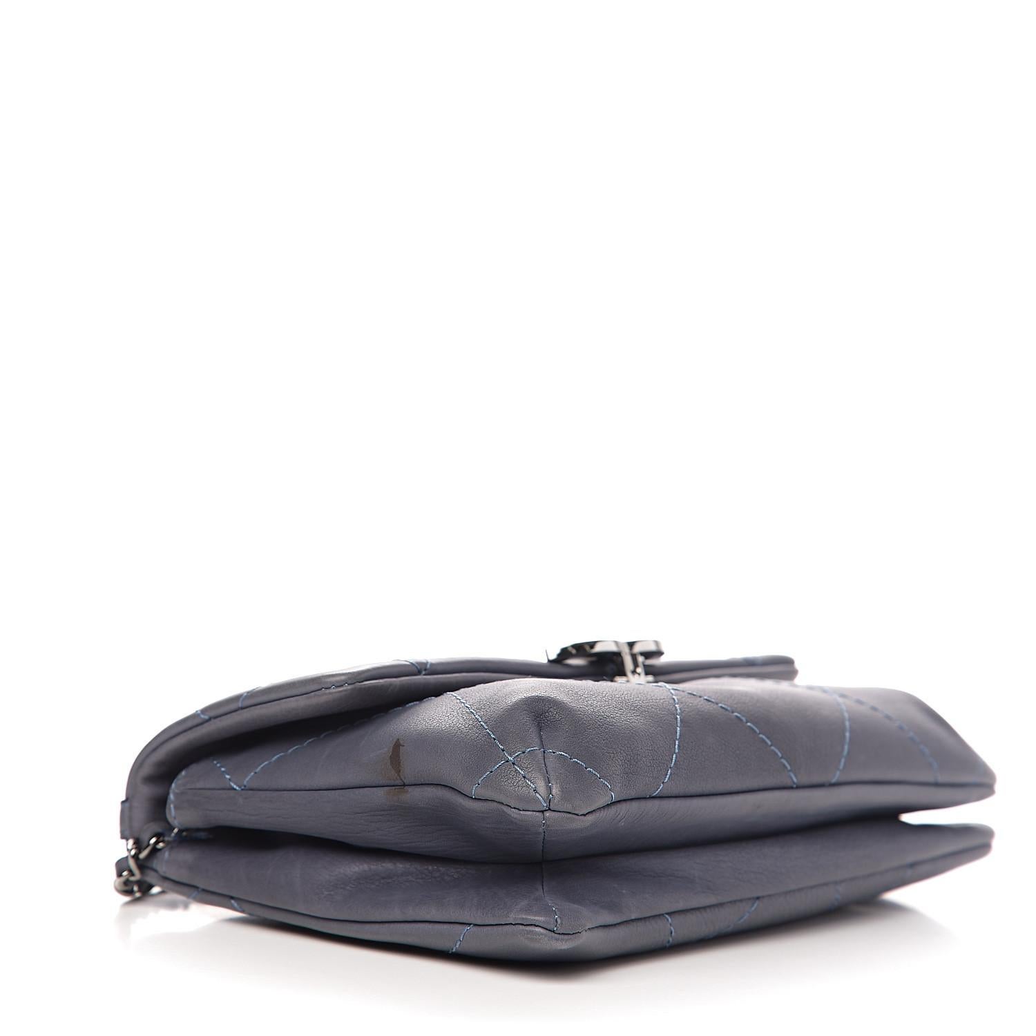 Women's Chanel Washed Calfskin Quilted Hamptons Clutch Black Mini