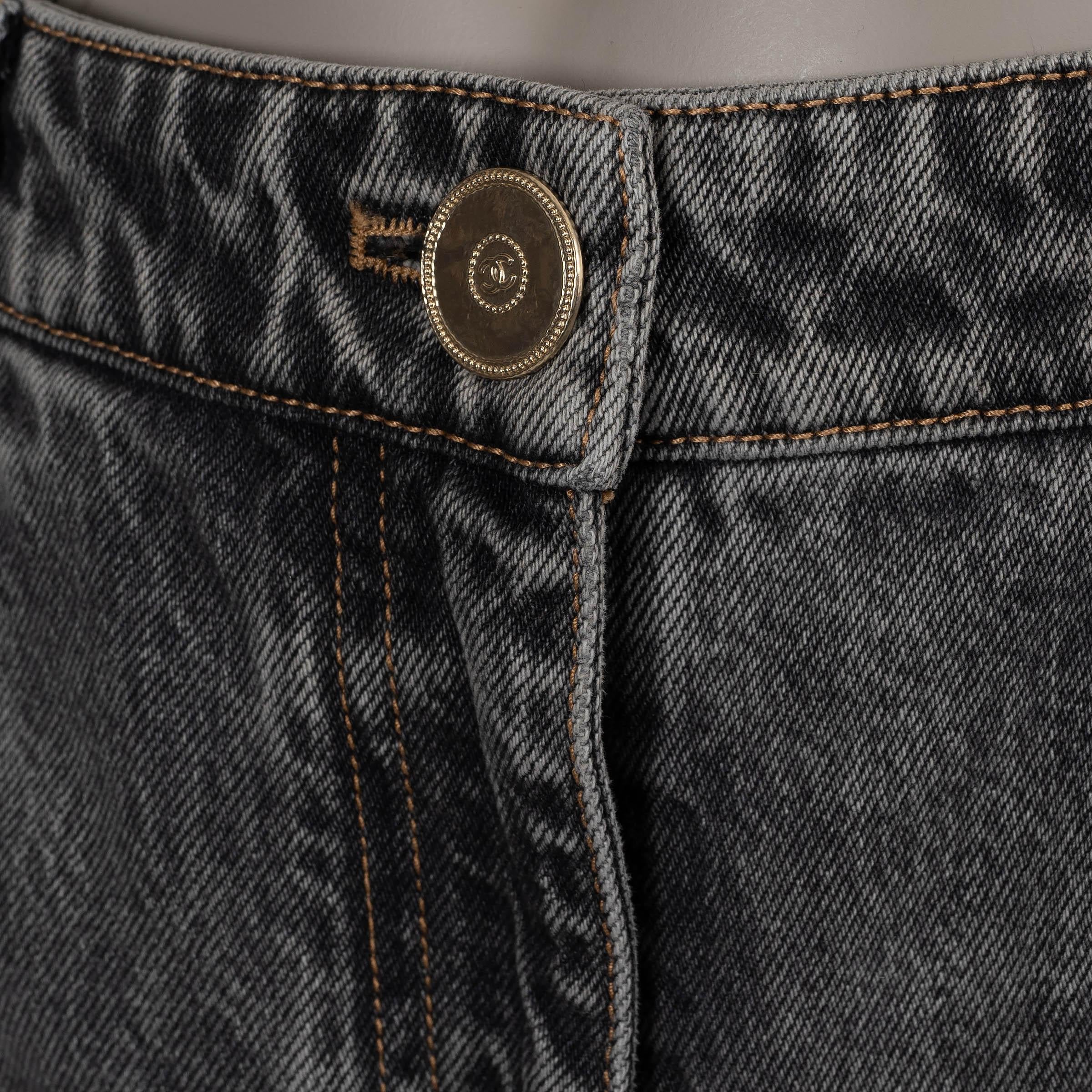 Women's CHANEL washed grey cotton 23B WIDE FLARED JEANS Pants 40 M For Sale
