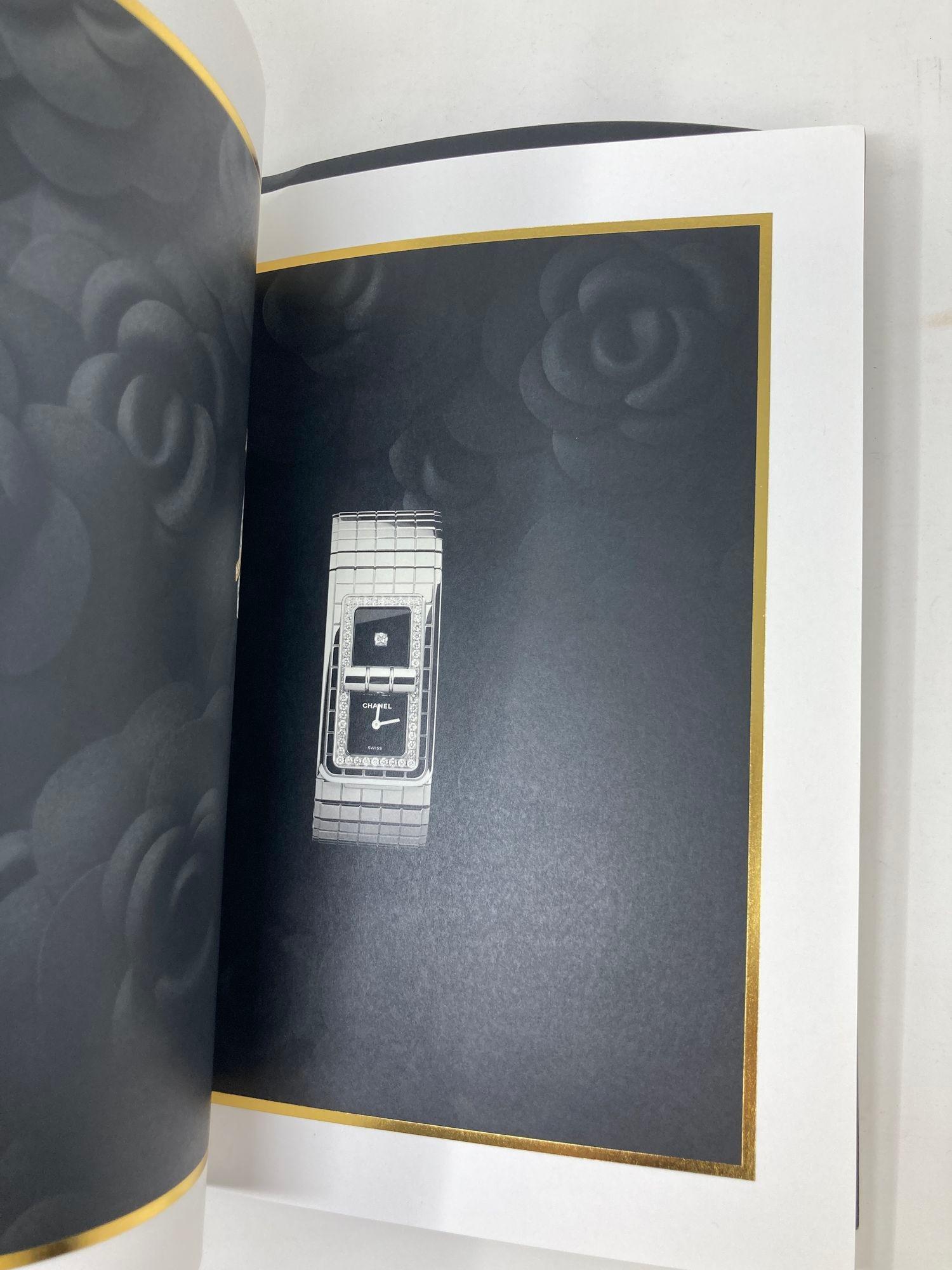 CHANEL Watch and Fine Jewelry Hardcover-Lookbook 2017 im Angebot 5