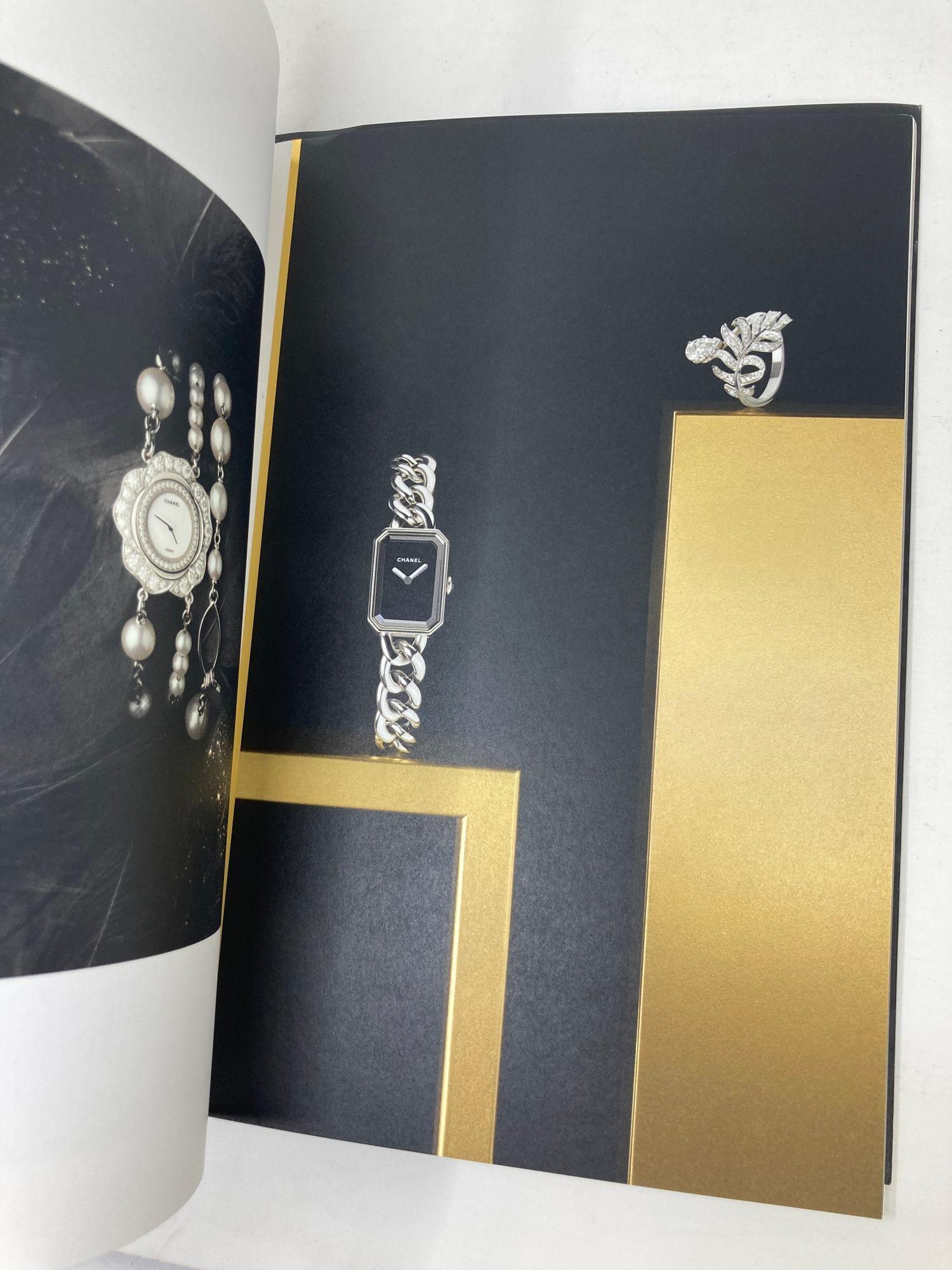 CHANEL Watch and Fine Jewelry Hardcover-Lookbook 2017 im Angebot 7