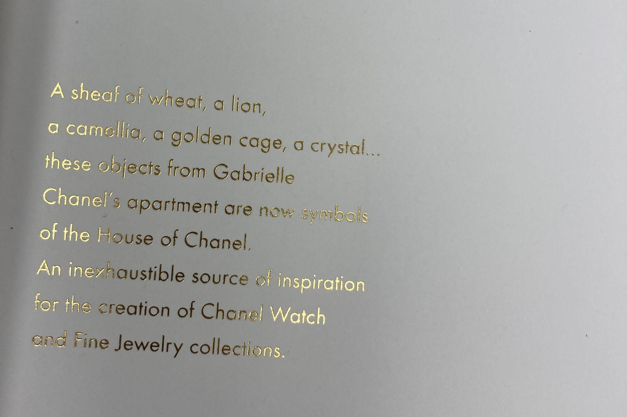 CHANEL Watch and Fine Jewelry Hardcover-Lookbook 2017 im Zustand „Gut“ im Angebot in North Hollywood, CA