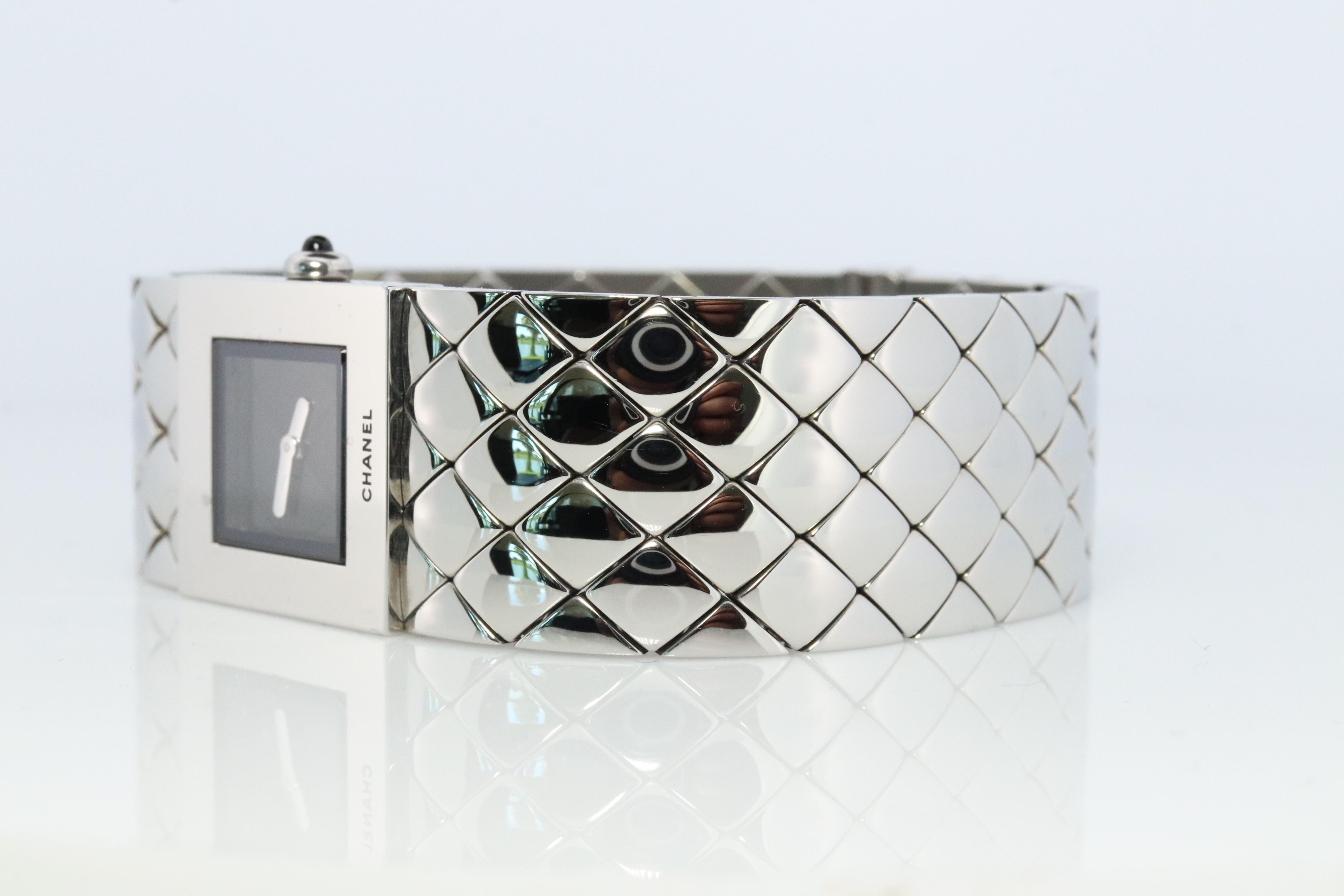 Chanel Uhr. Genuine Matelasse Damen Quarz-Armbanduhr Gestepptes Armband (Moderne)