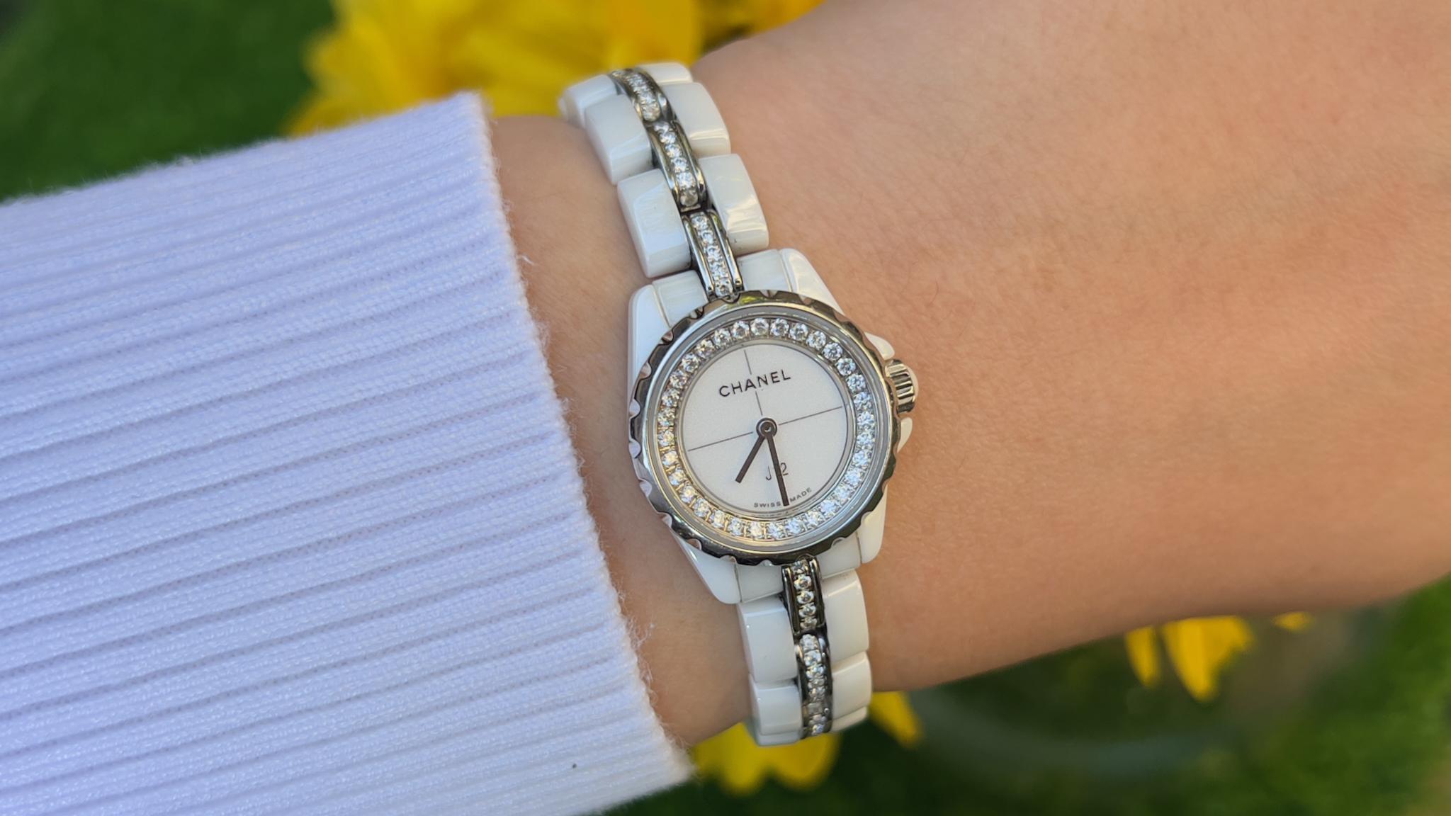 Women's or Men's Chanel Watch J12 XS White Ceramic Diamonds Steel