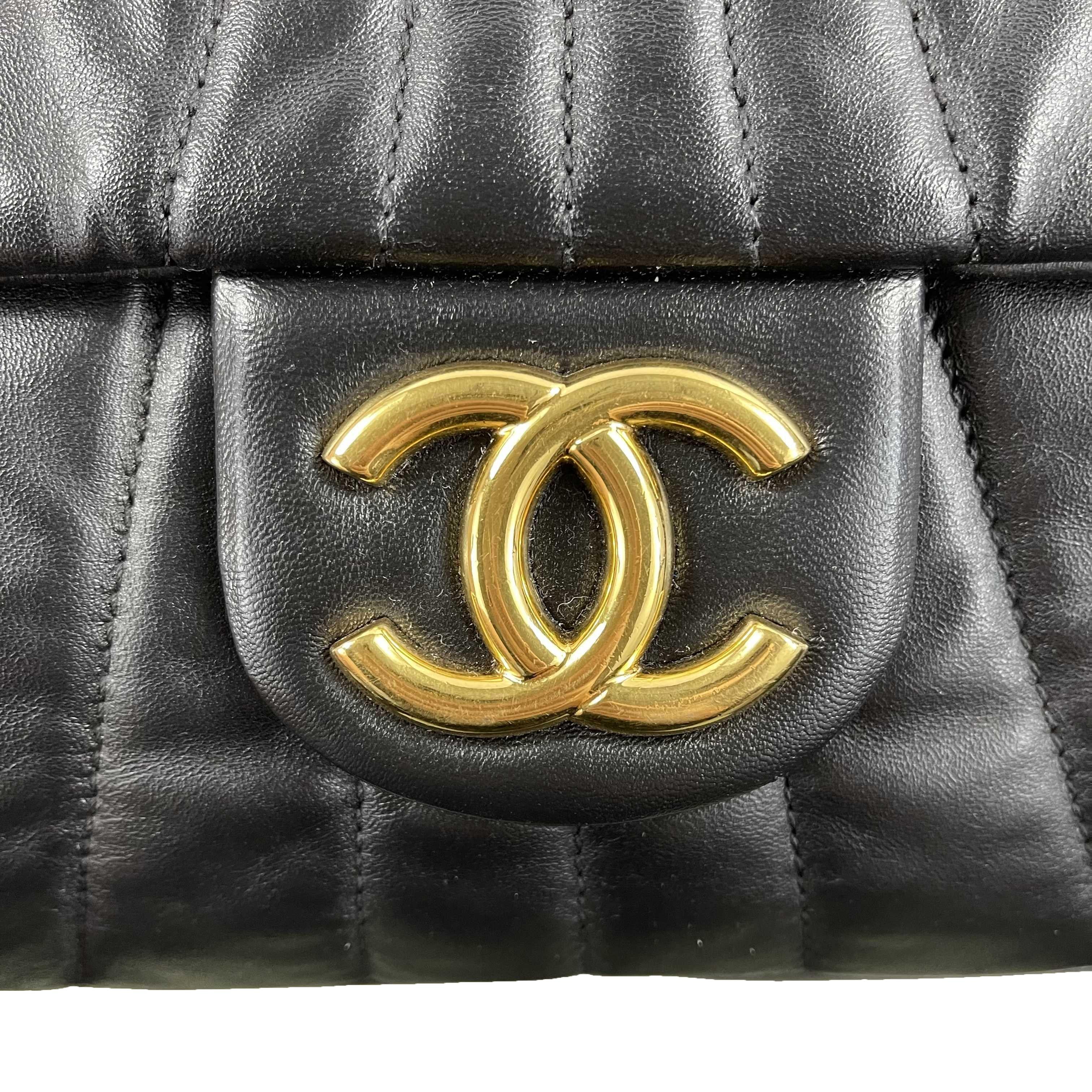 CHANEL Wave Quilted Black Calfskin Leather Maxi Flap Gold-tone Shoulder Bag 6