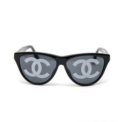 Chanel Wayfarer Sunglasses CC Painted Logo with Case
