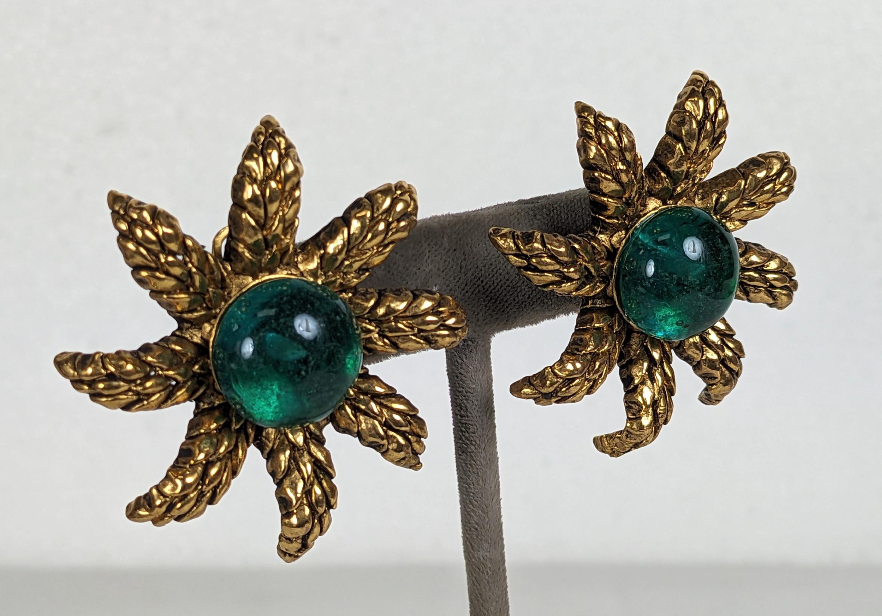 Chanel Weizenstern Smaragd Pate de Verre Ohrclips (Kunsthandwerker*in) im Angebot