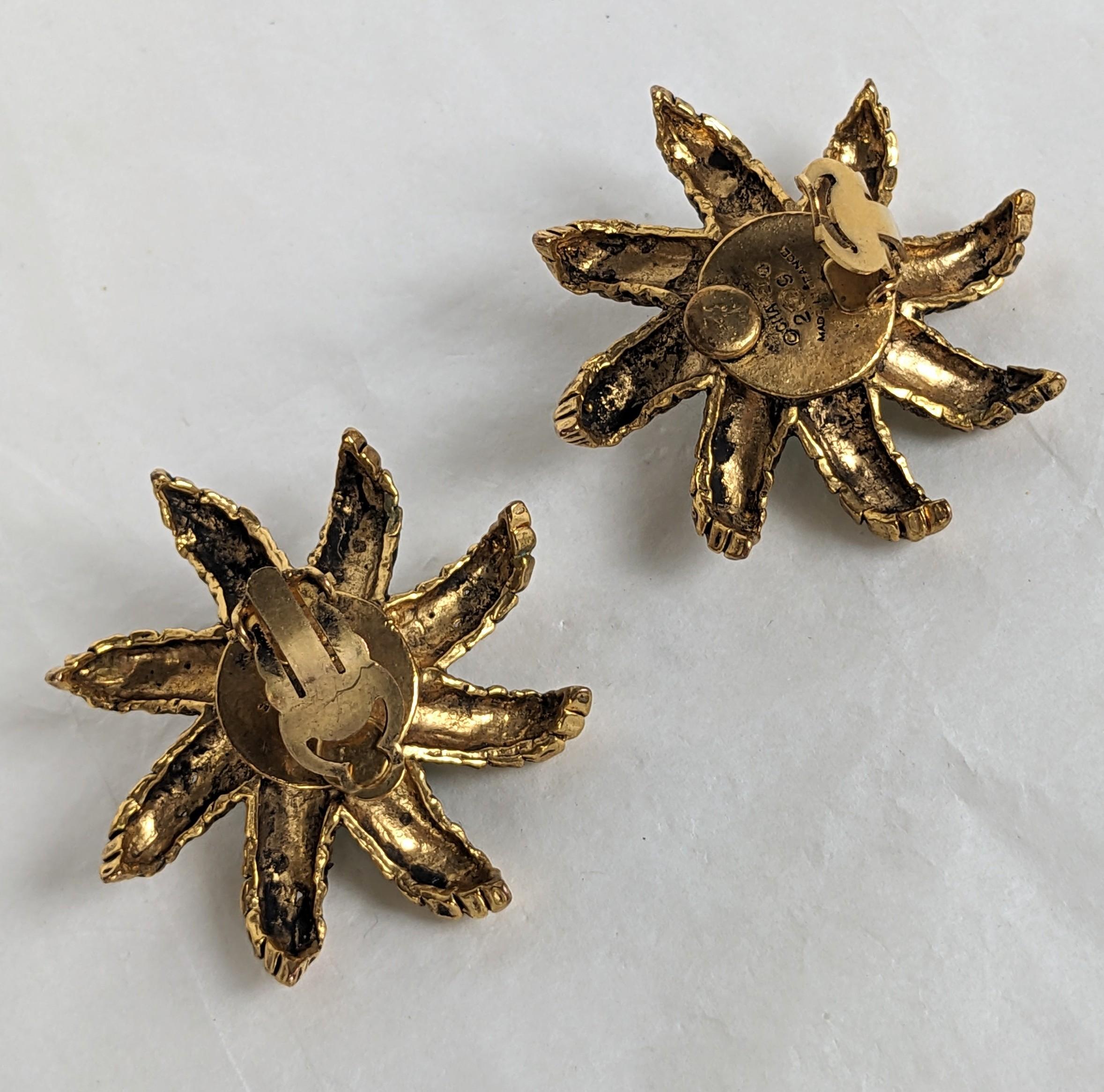 Chanel Weizenstern Smaragd Pate de Verre Ohrclips im Angebot 1