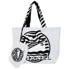 Chanel White and Black multicoloured La Pausa Reversible sea shoulder bag