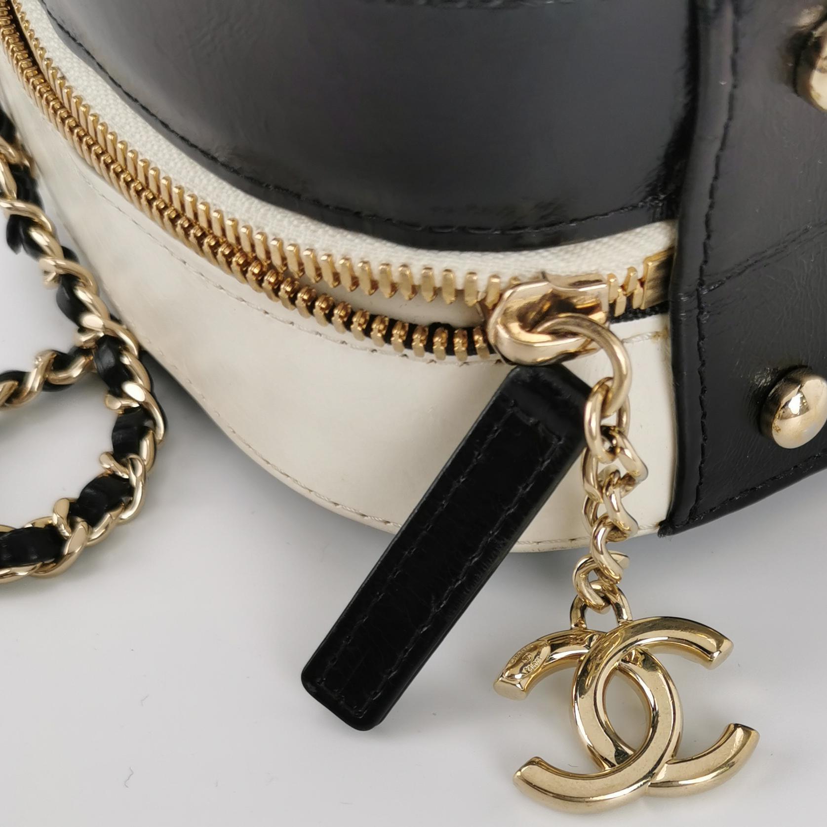 Chanel White and Black Small Crumpled Calfskin Vanity Case Crossbody Bag 1