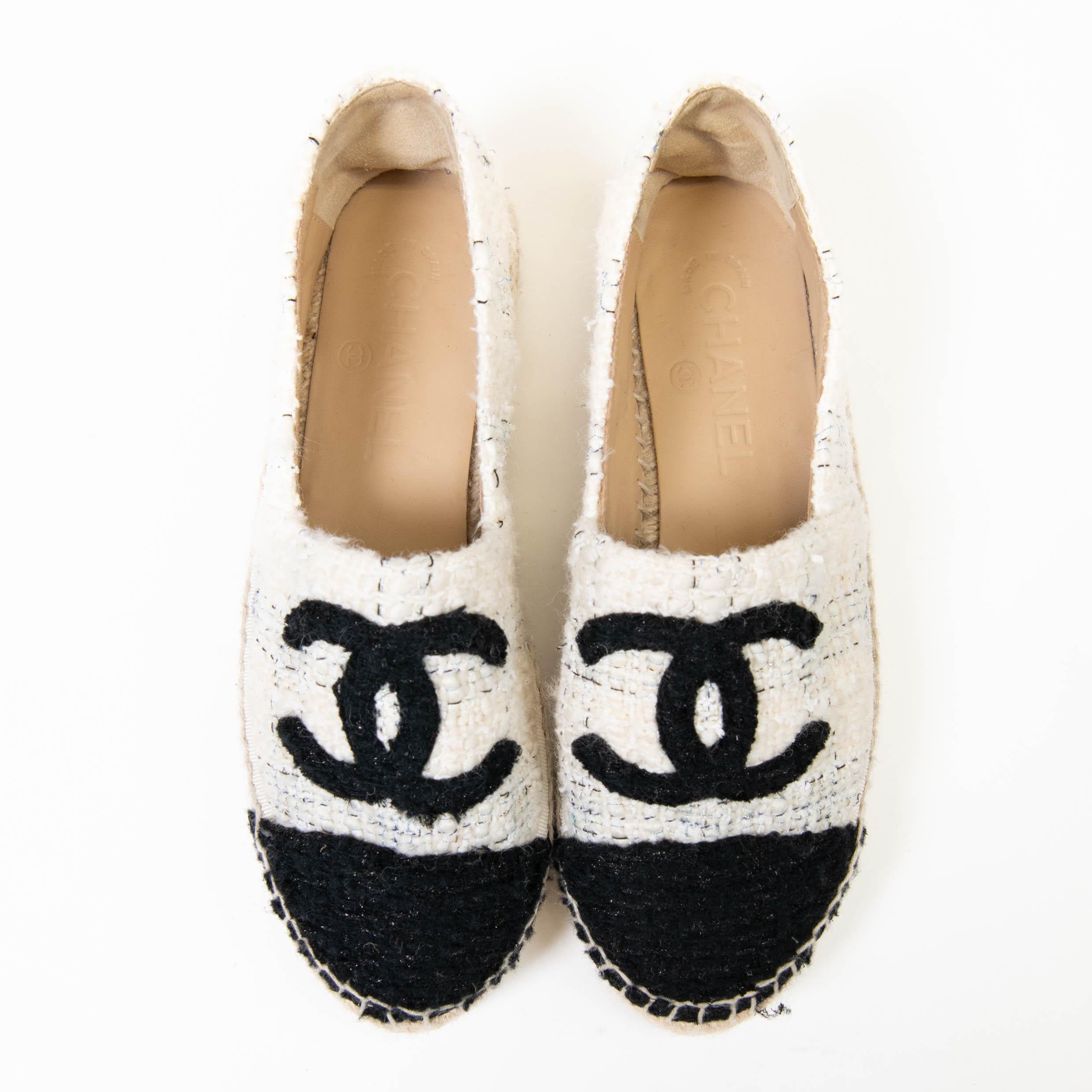 Women's or Men's Chanel White and Black Tweed CC Espadrilles Size 37