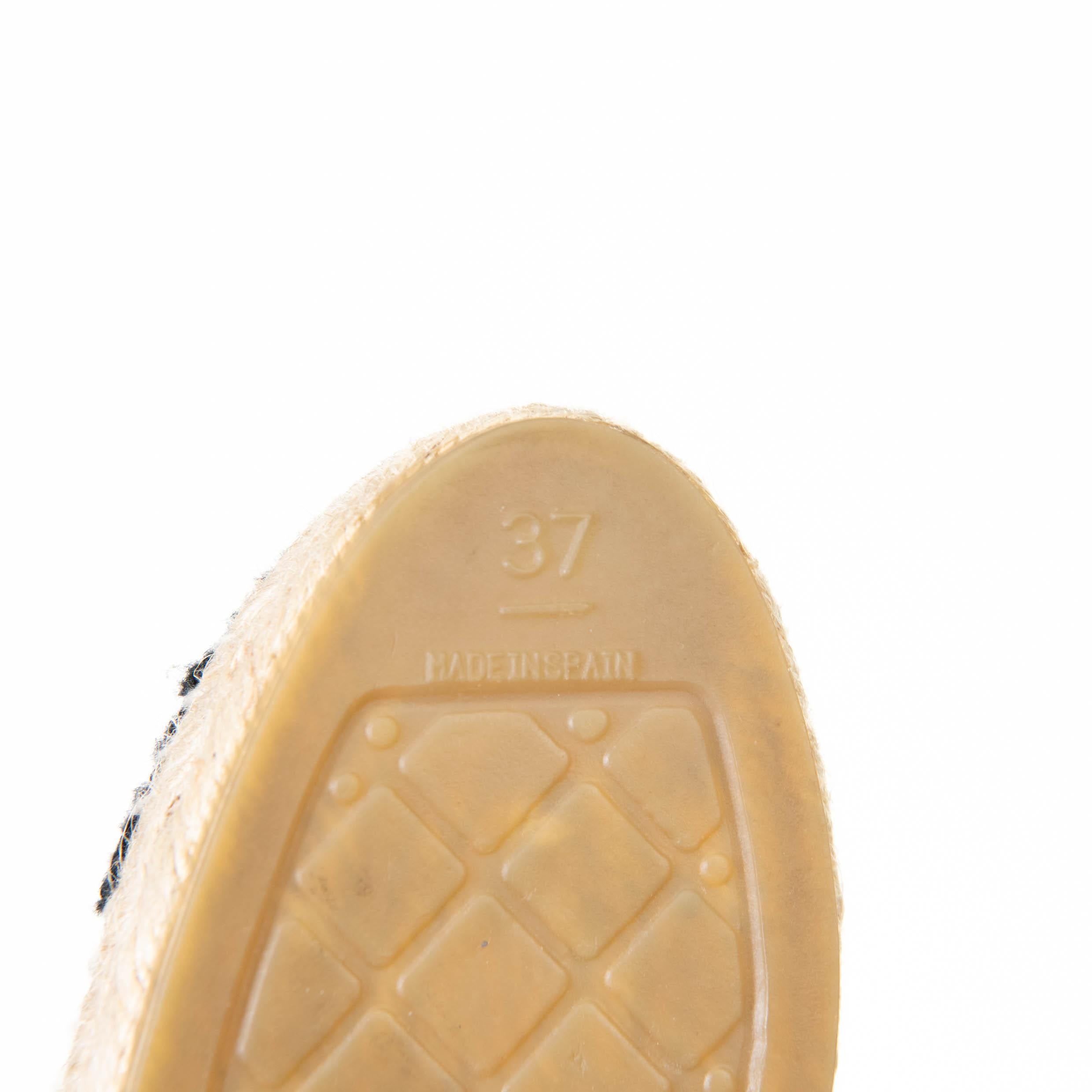 Chanel White and Black Tweed CC Espadrilles Size 37 2