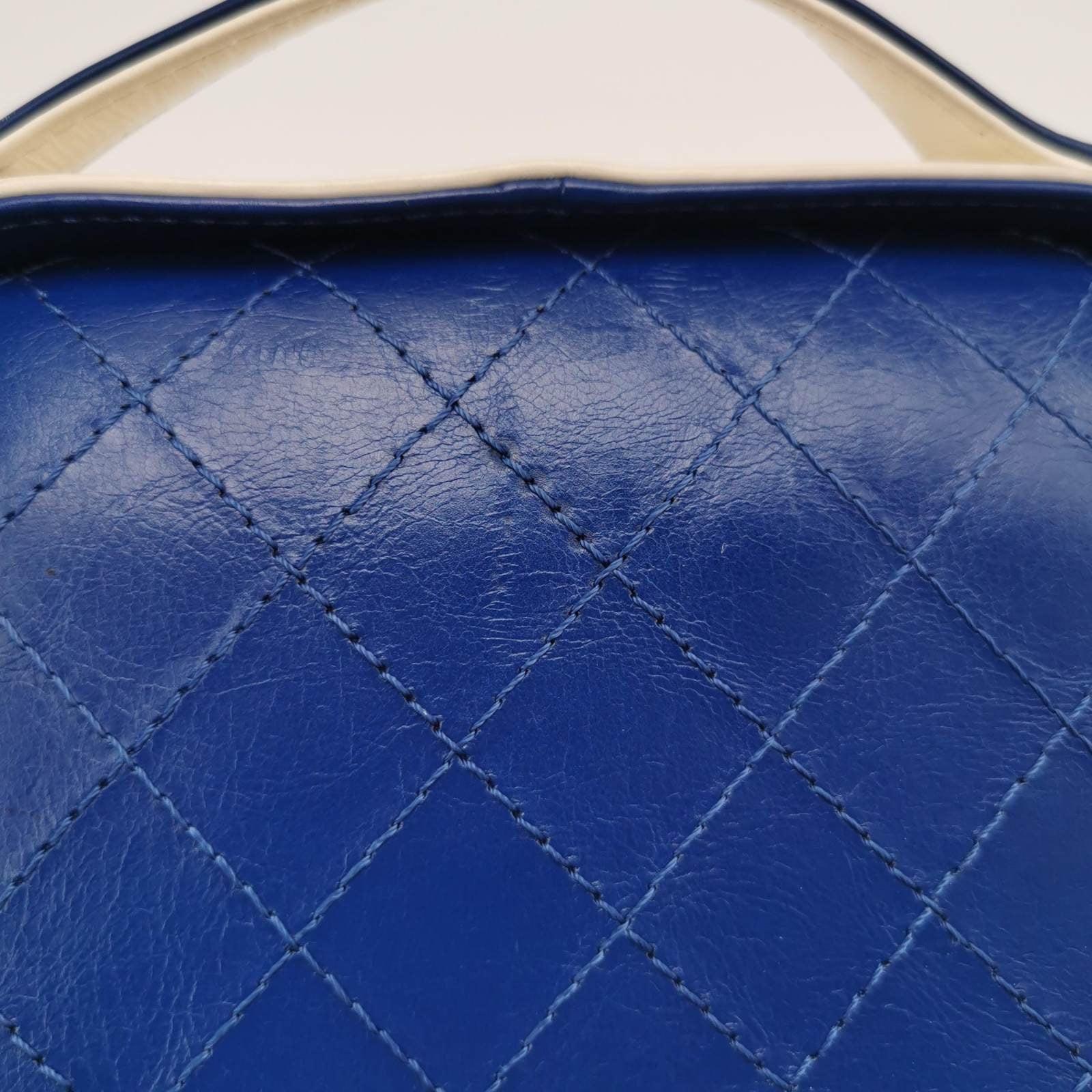 Chanel White and Blue Small Crumpled Calfskin Vanity Case Crossbody Bag 3