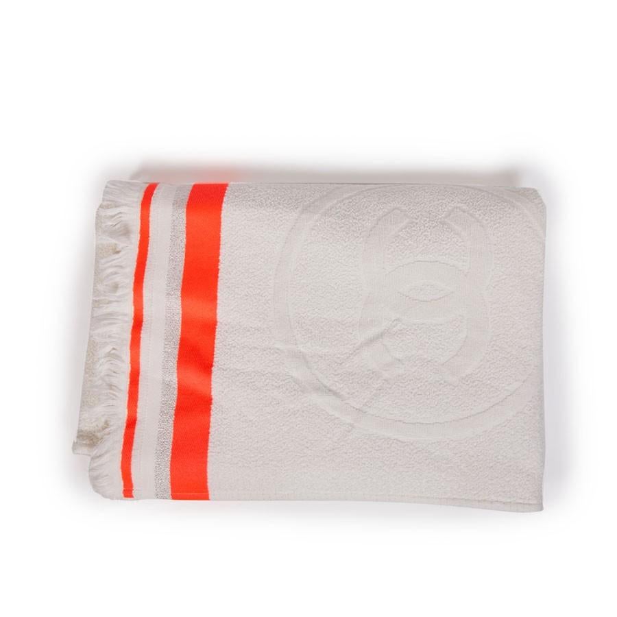 Gris CHANEL Serviette de bain en coton blanc et rose fluo en vente