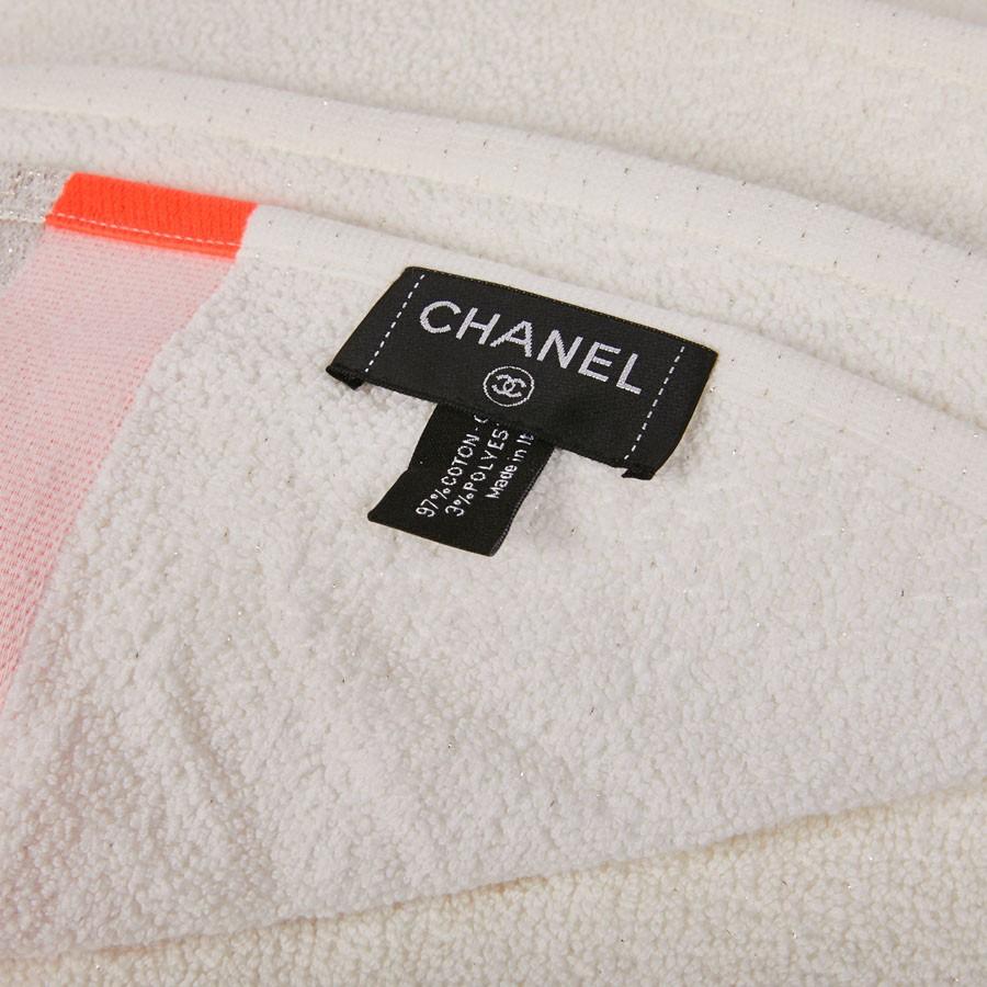 CHANEL Serviette de bain en coton blanc et rose fluo Neuf - En vente à Paris, FR