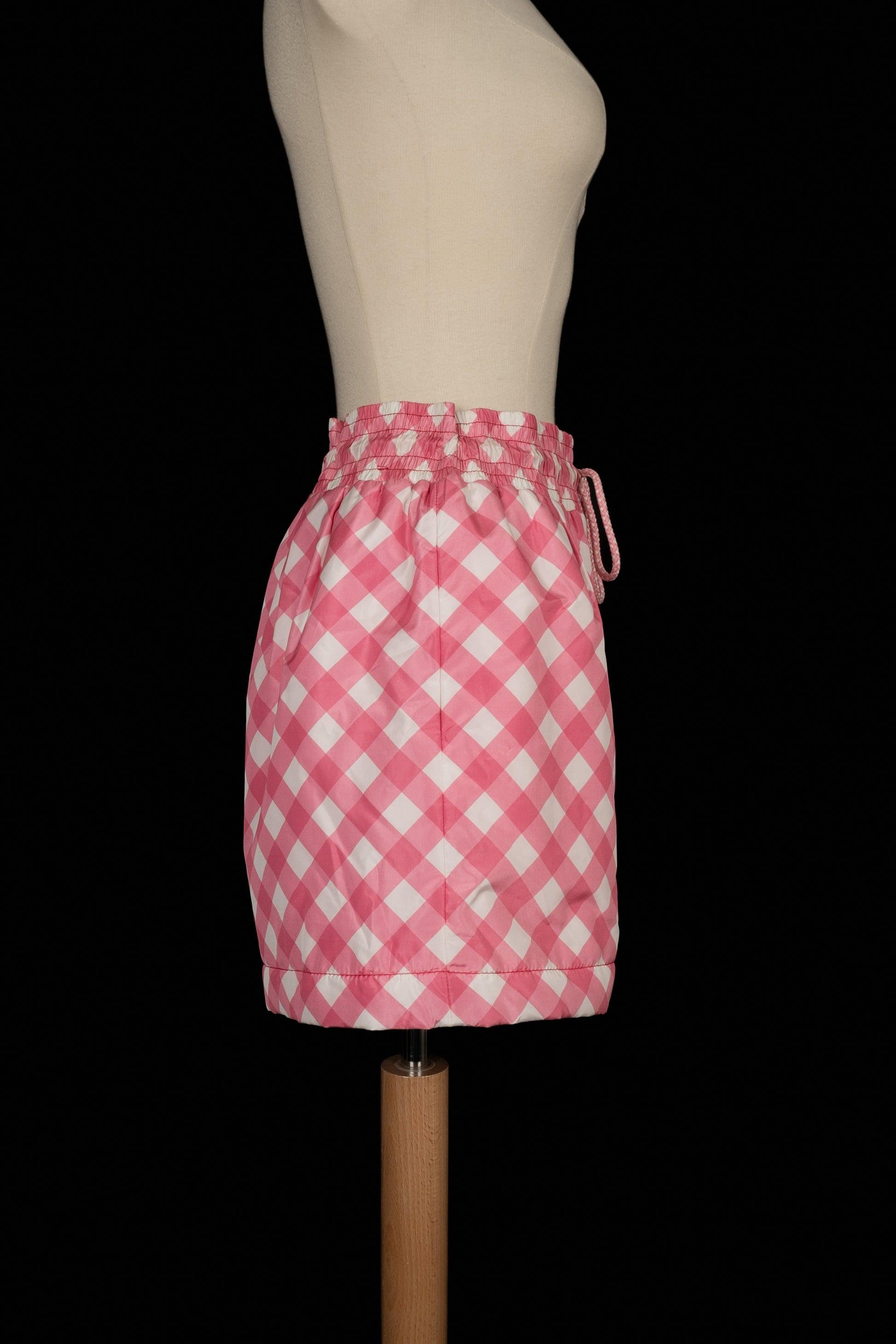 Women's Chanel White and Pink Shorts, 2023 For Sale