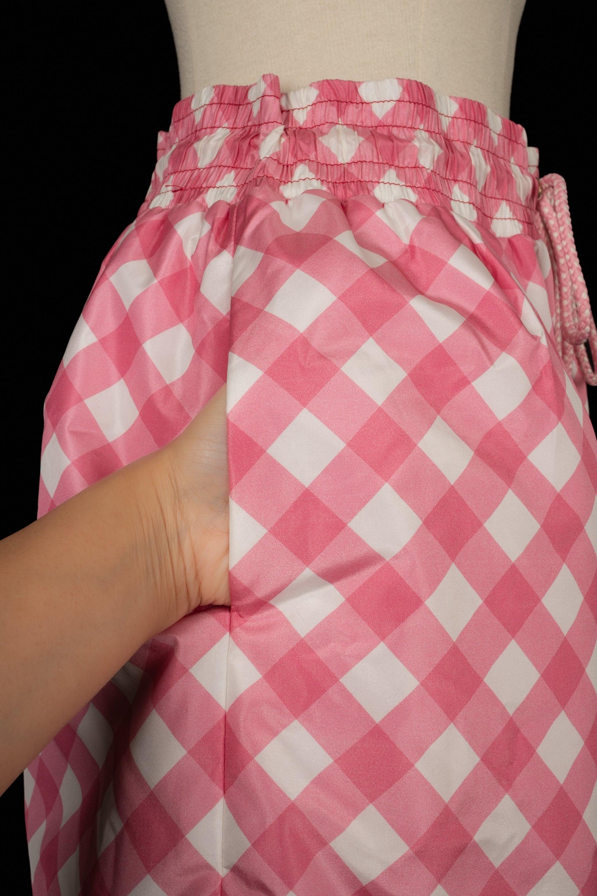 Chanel White and Pink Shorts, 2023 For Sale 1