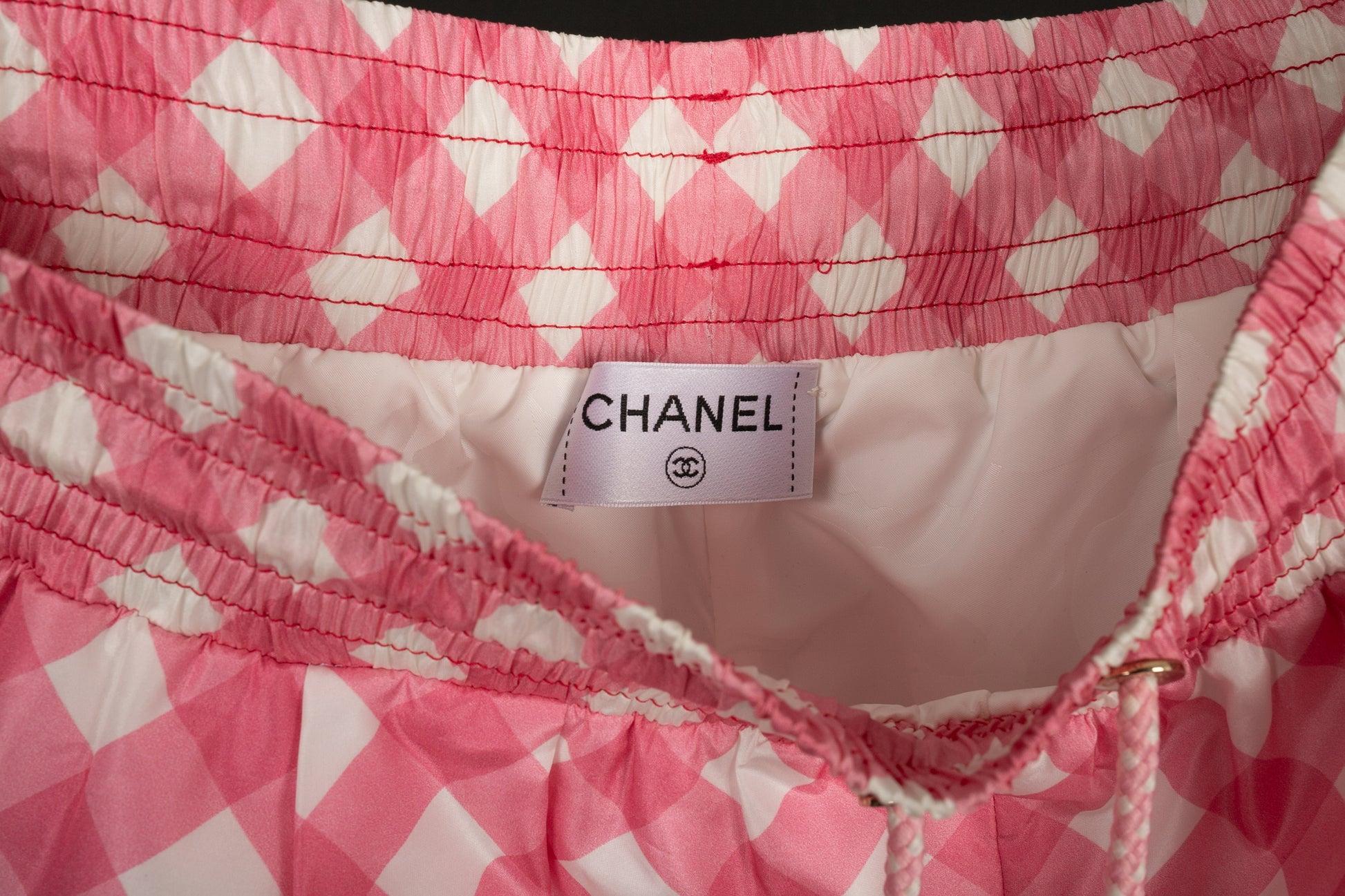 Chanel White and Pink Shorts, 2023 For Sale 4