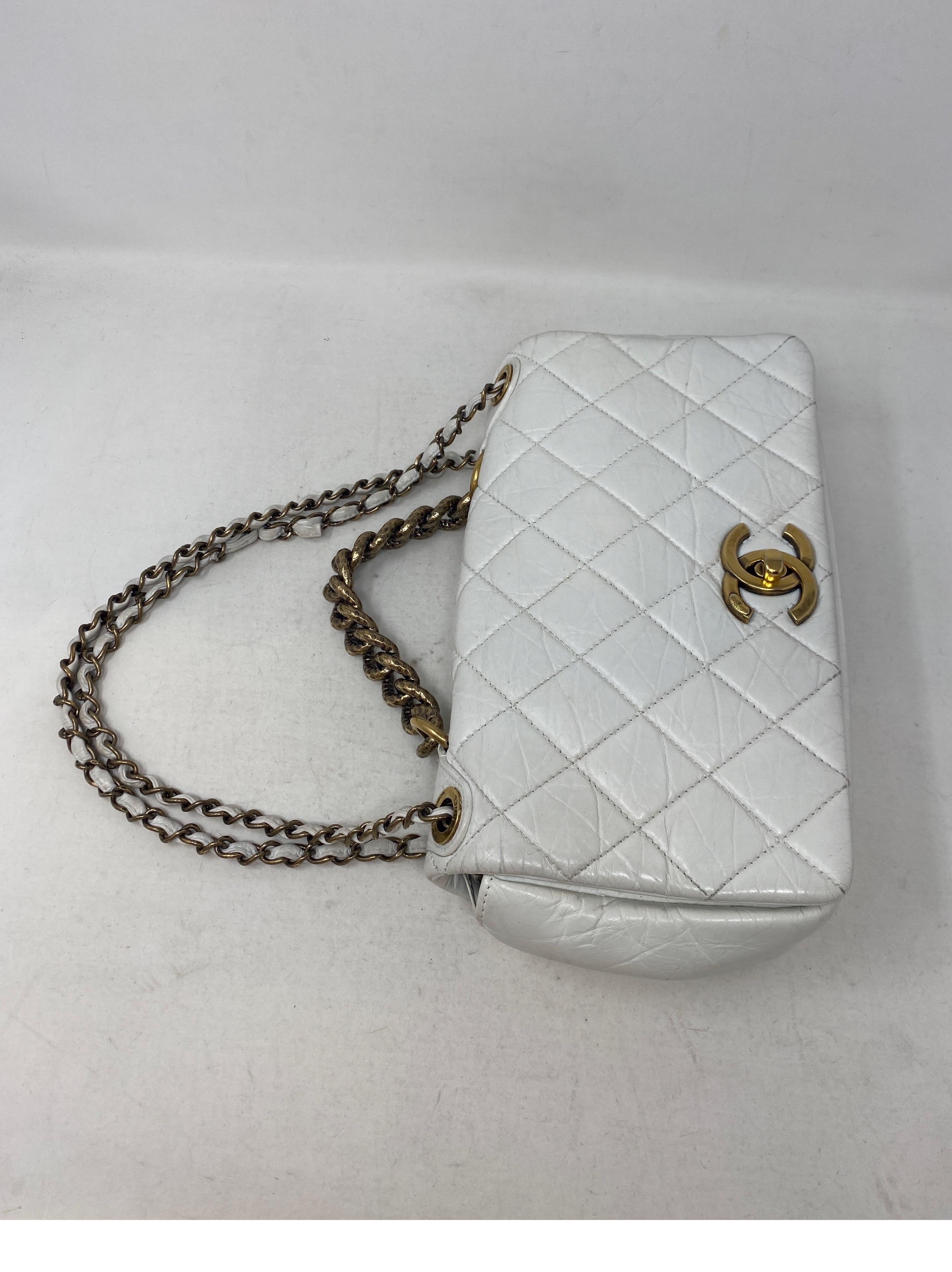 Gris Chanel - Sac blanc en vente