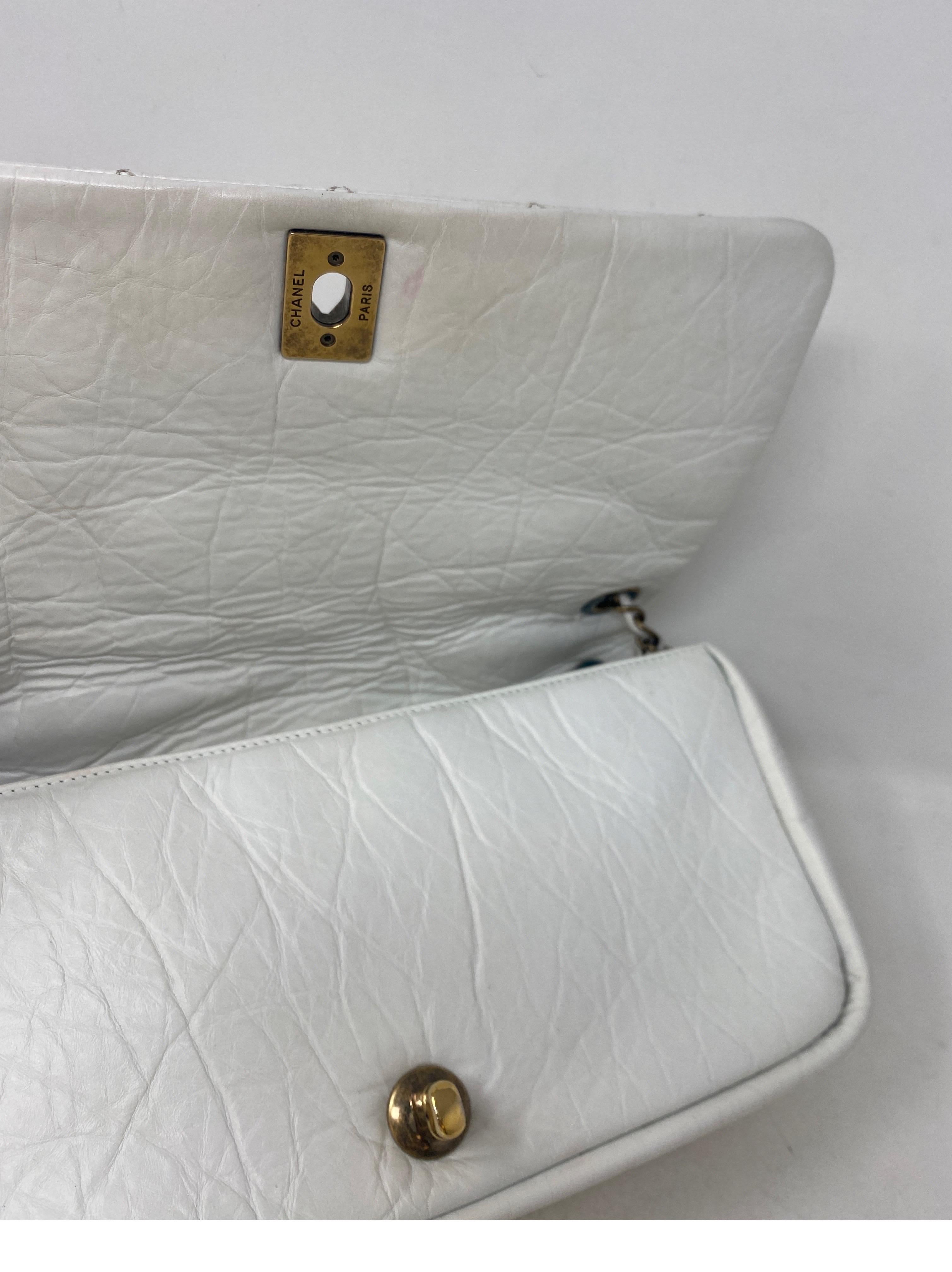 Chanel White Bag In Excellent Condition For Sale In Athens, GA