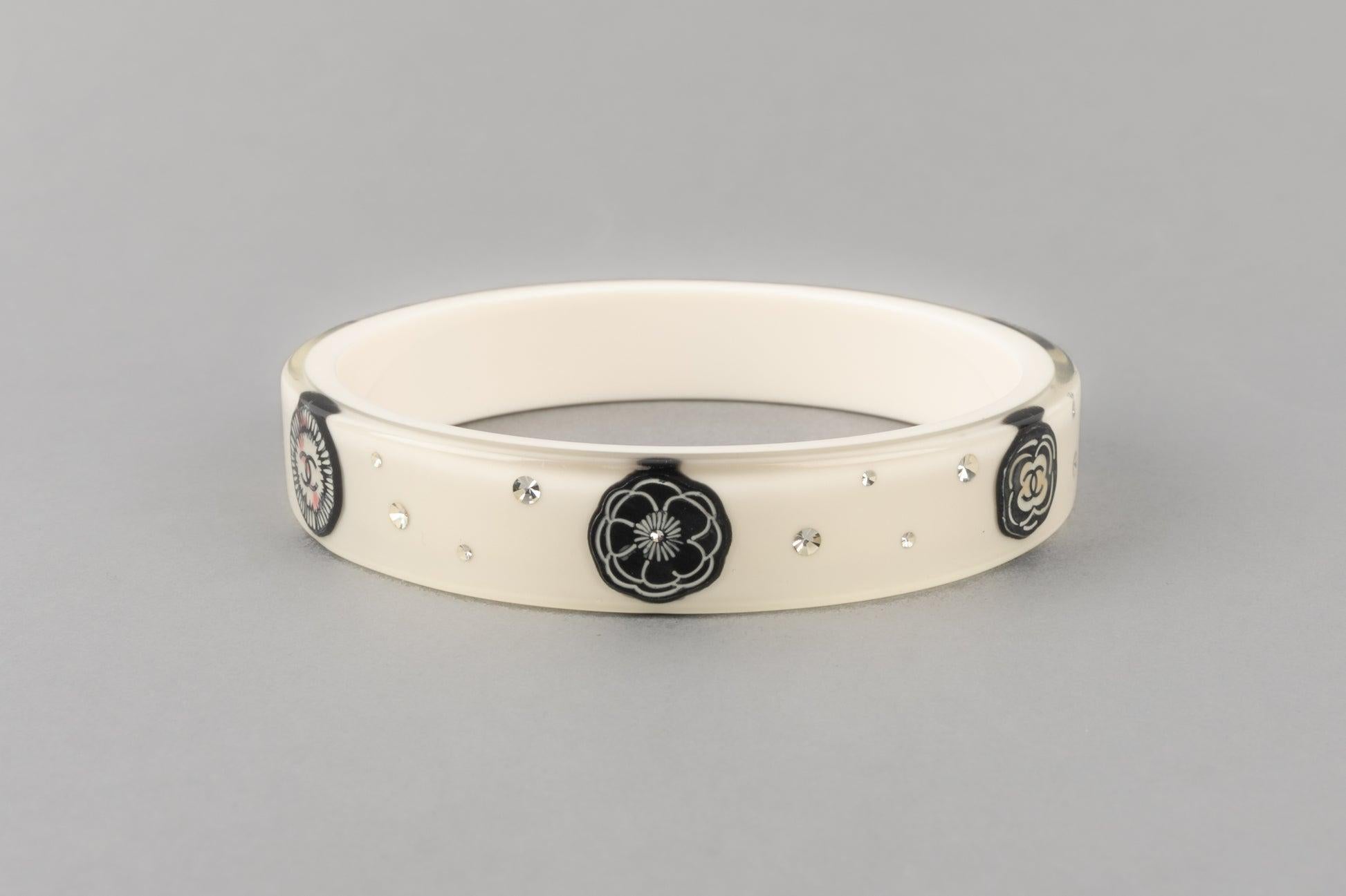 white bakelite bracelet