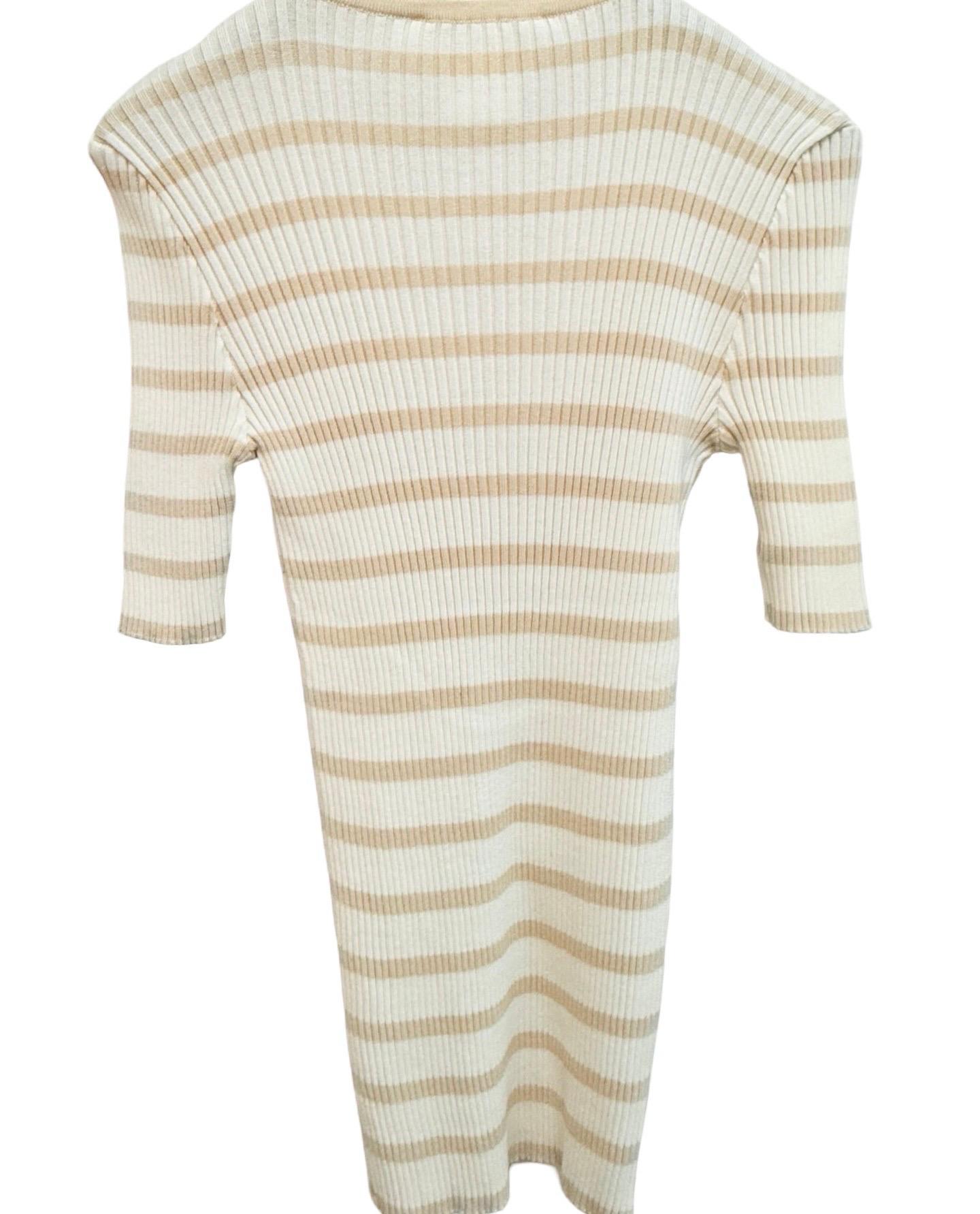 - Chanel white beige knitted stripe short sleeve cardigan top from 1998 collection. 

- Stretchy knitted. 

- Chanel Paris buttons. 

- 100% cotton. 

- Size 44.

- Excellent condition. 

