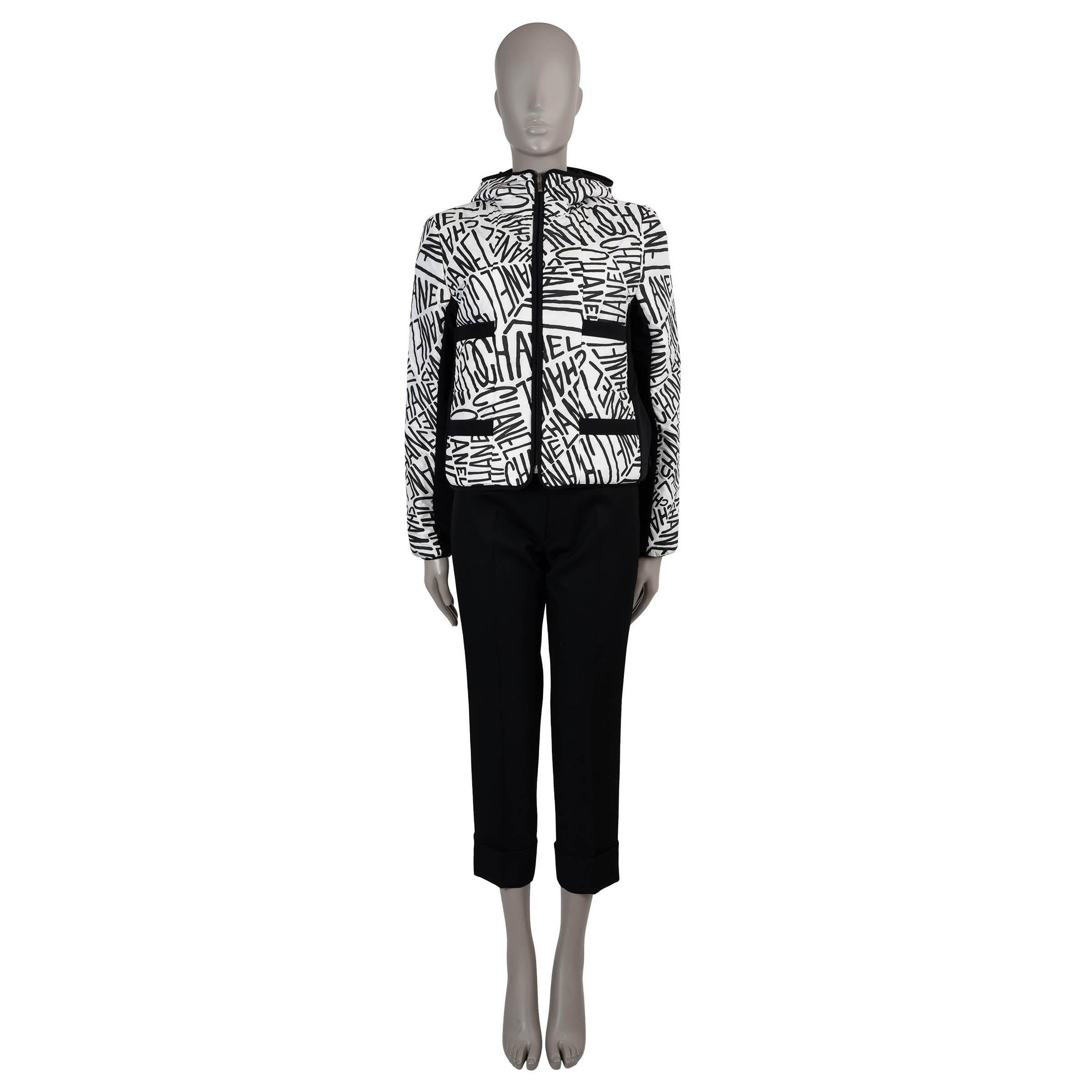 CHANEL white & black 21N COCO NEIGE LOGO SKI Puffer Jacket XS For Sale 4