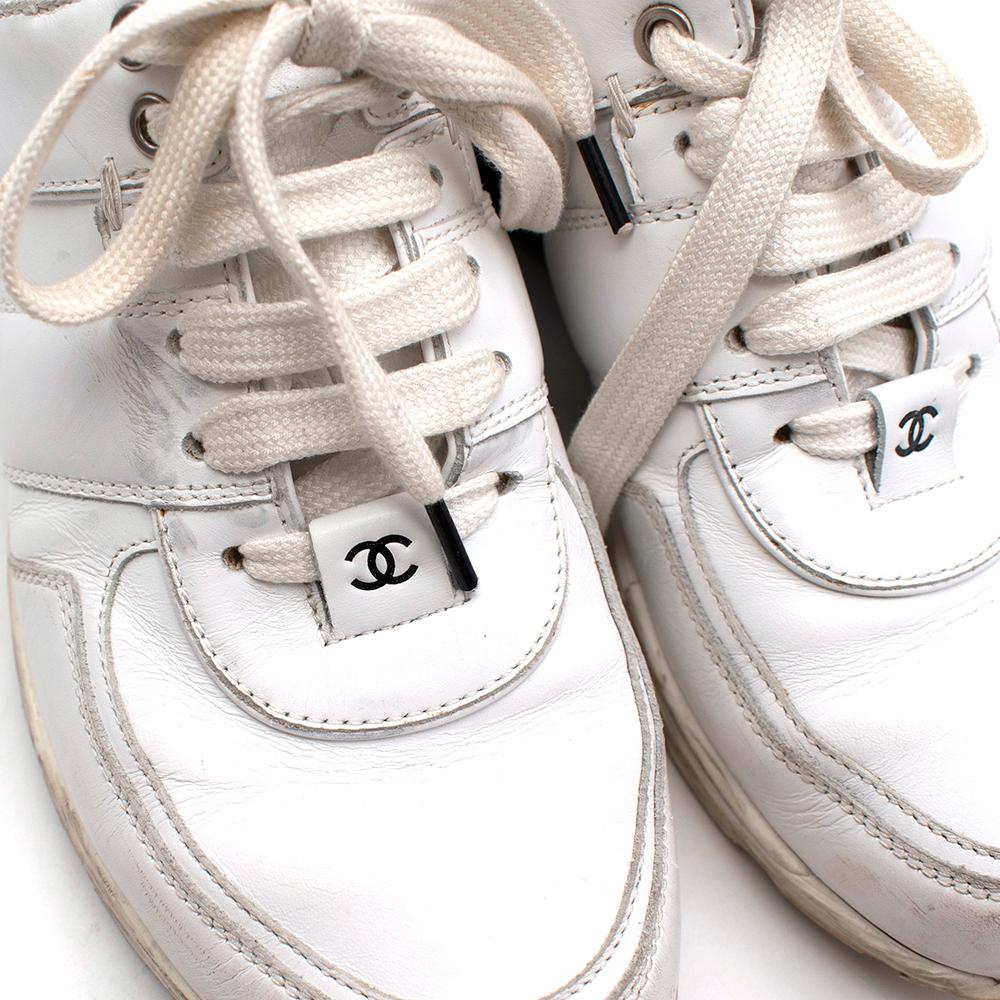 Women's or Men's Chanel White & Black Calfskin Trainers 38 For Sale