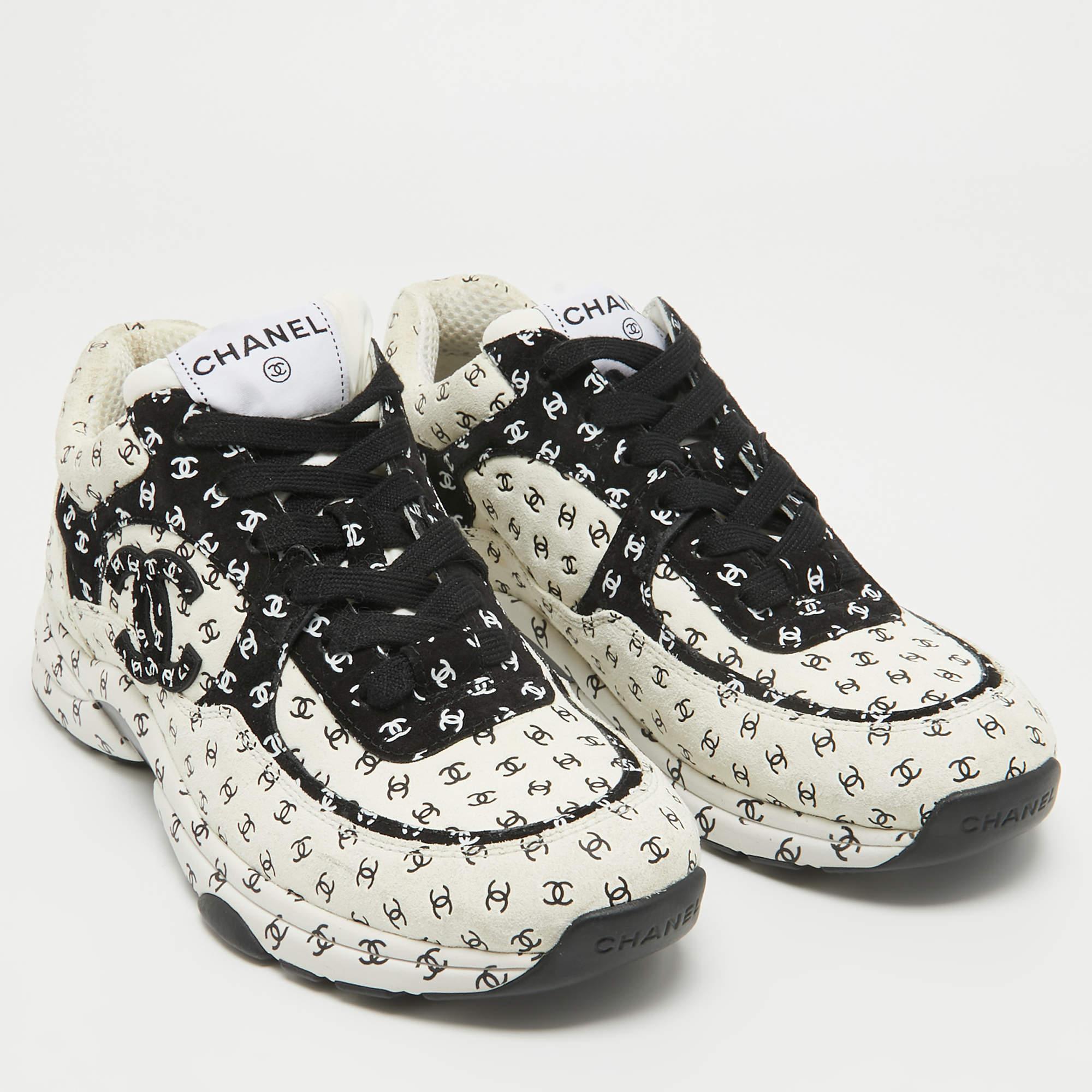 Chanel White/Black CC Embossed Suede Low Top Sneakers Size 39 1