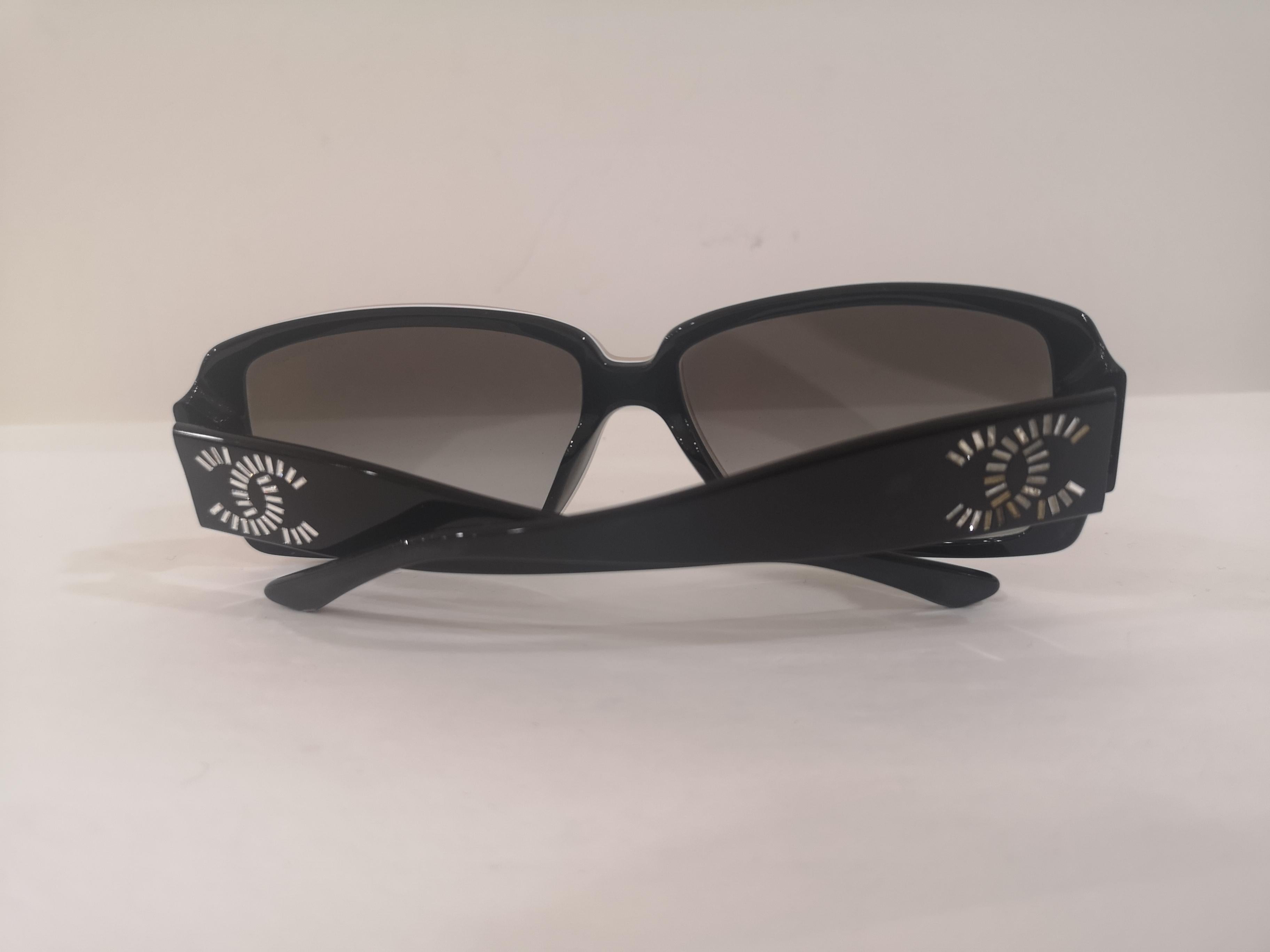 Chanel white black CC Sunglasses 4