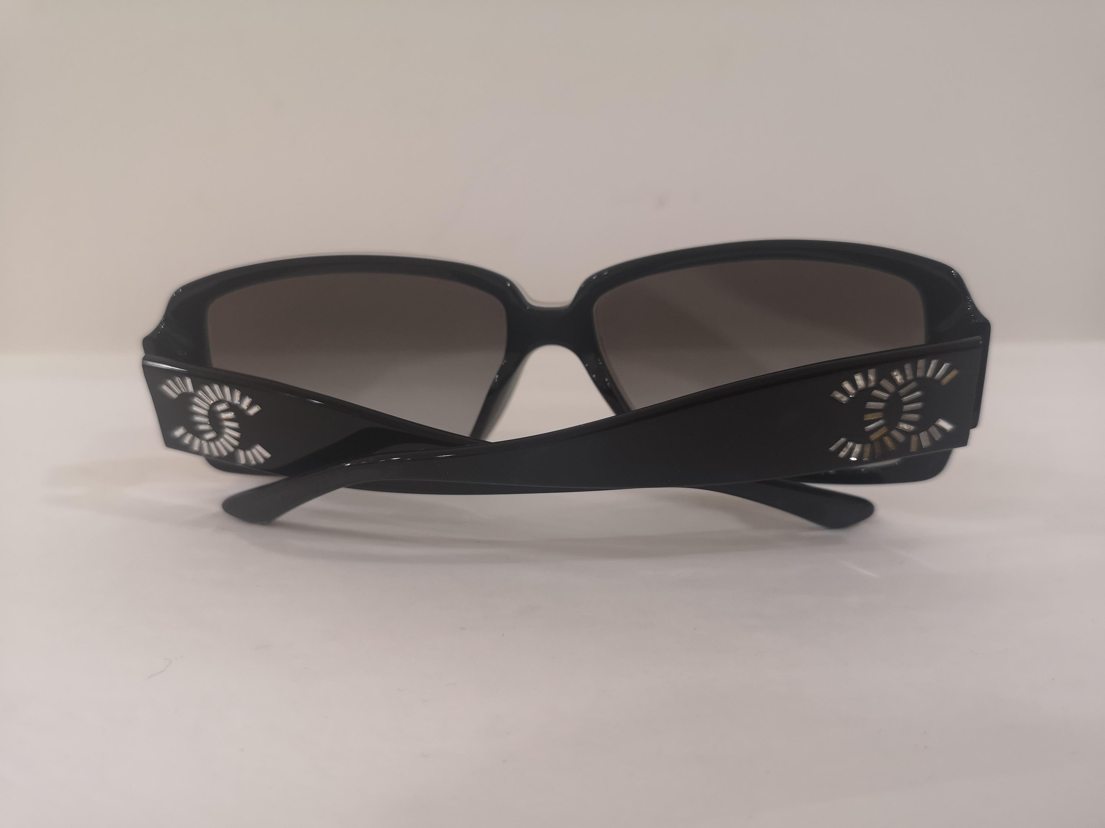 Chanel white black CC Sunglasses 3