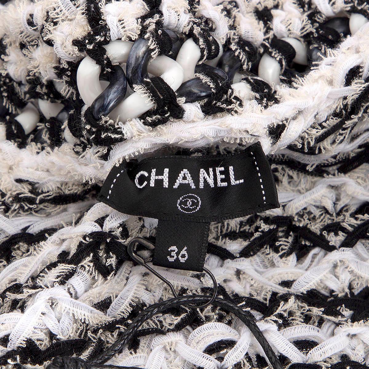 CHANEL white & black cotton 2018 18P CHAIN TRIM BELTED KNIT Jacket 36 XS For Sale 4