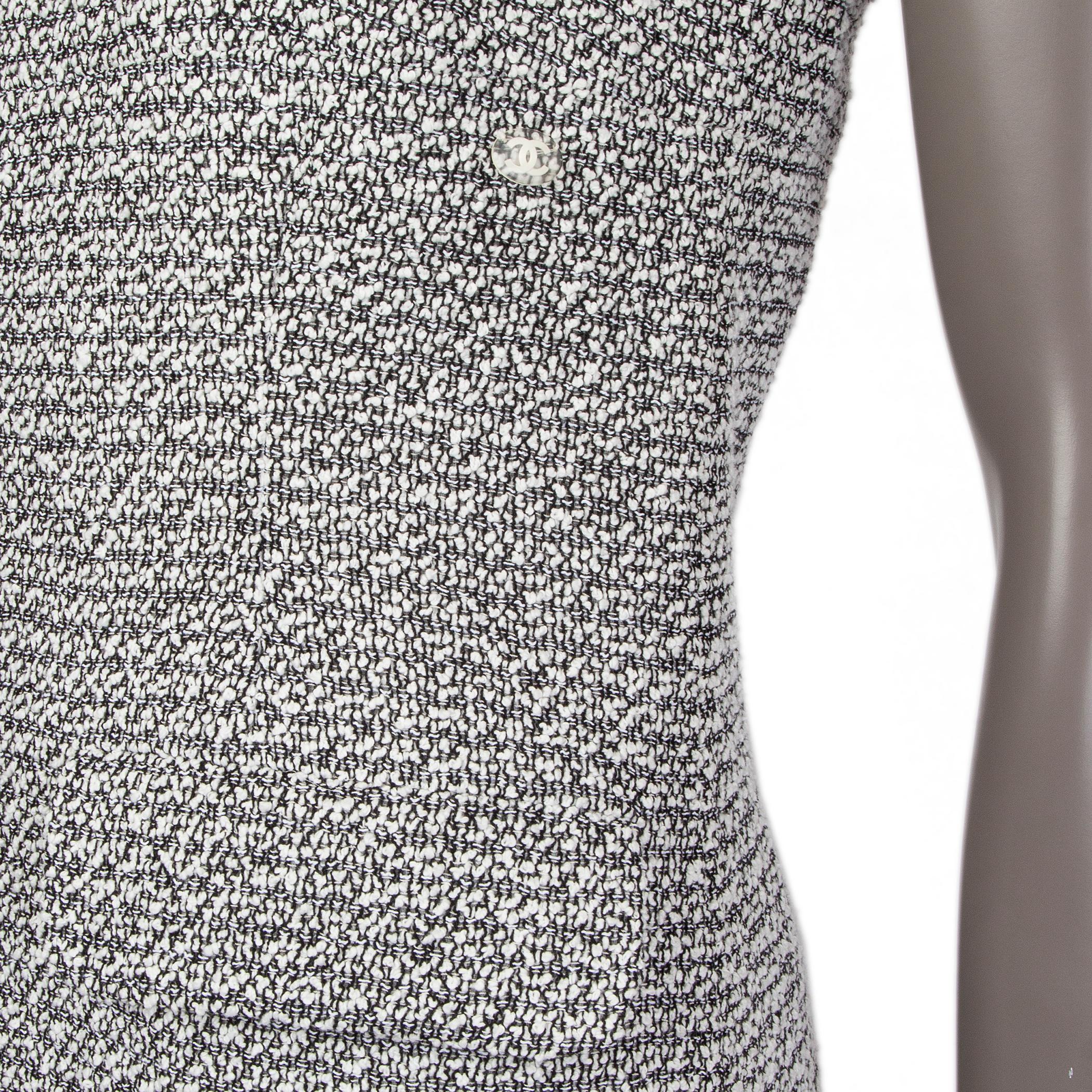 Gray CHANEL white & black cotton BOUCLE Sleeveless Shift Dress 36