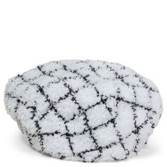CHANEL white & black CRUISE 2019 TWEED BERET Hat M 19C