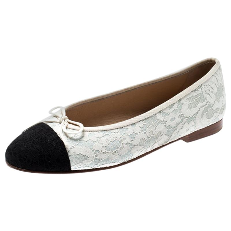 Chanel White/Black Lace And Leather Bow Cap Toe Ballet Flats Size 40These ballet