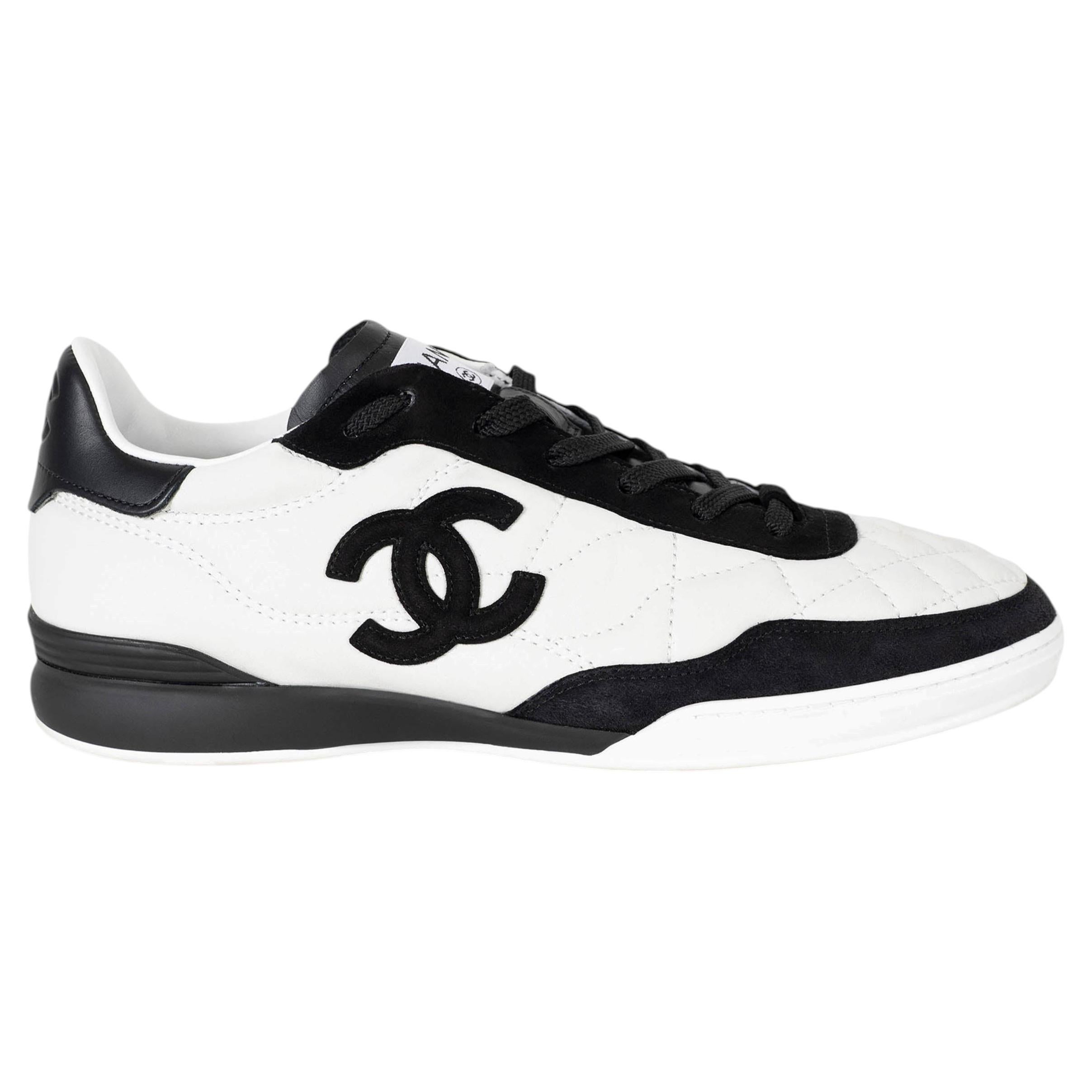 CHANEL white & black leather 26S LOW TOP Sneakers Shoes 38.5 G47274