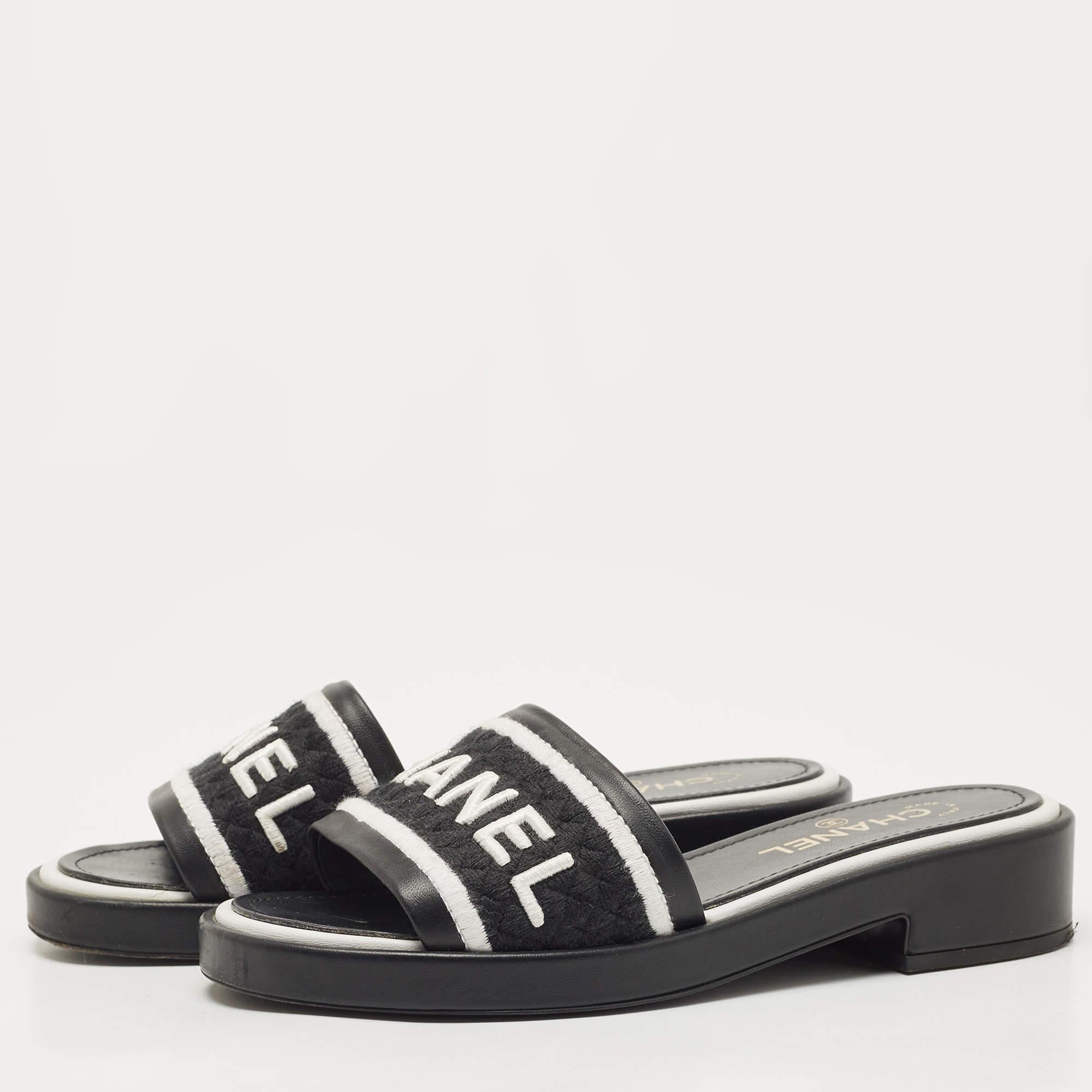Women's Chanel White/Black Leather and Canvas CC Logo Flat Slides Size 39