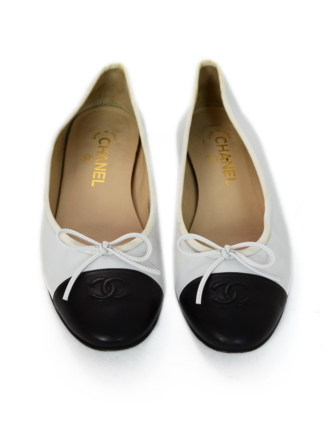 Women's Chanel White/Black Leather CC Cap Toe Ballet Flats Sz 40
