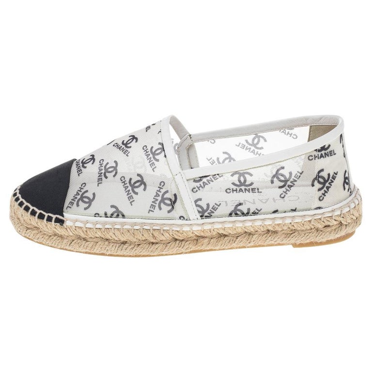 Chanel Cc Embroidered Tweed And Leather Espadrilles EU 39 UK 6 US 9 For  Sale at 1stDibs