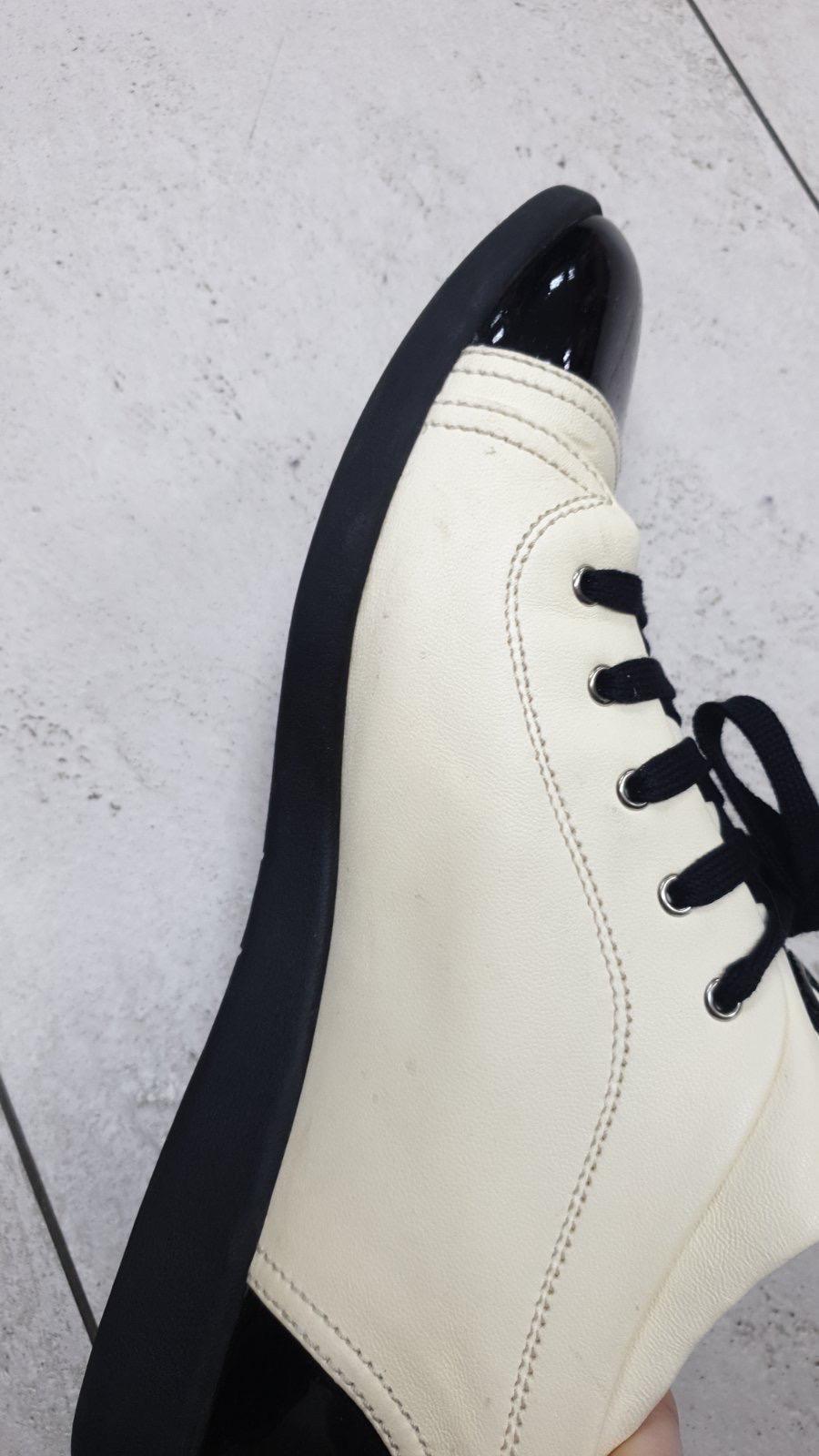 Chanel White Black Patent Leather Captoe CC Logo Sneakers 5