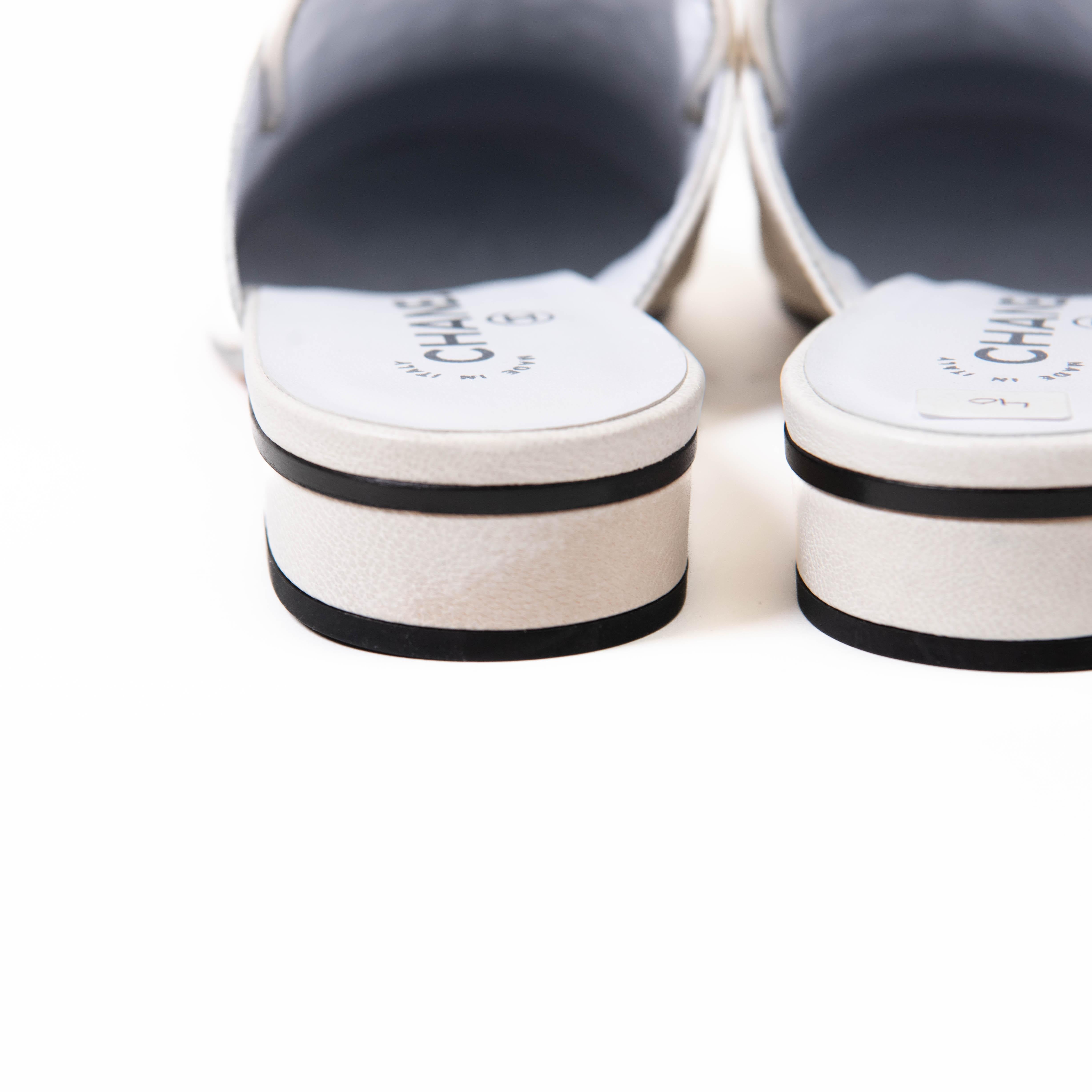 Chanel White/Black Quilted Leather CC Chain Cap Toe Mules 40 3