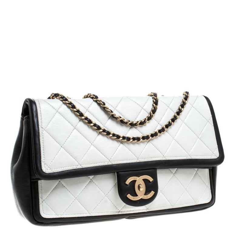 Chanel White & Black Quilted Lambskin Graphic Flap Medium Q6BBJY1IM7006