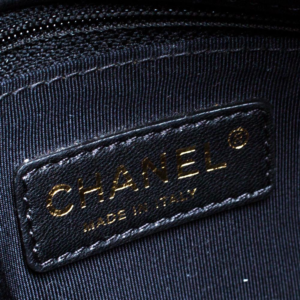 Chanel White/Black Quilted Leather Medium Graphic Flap Bag For Sale 2