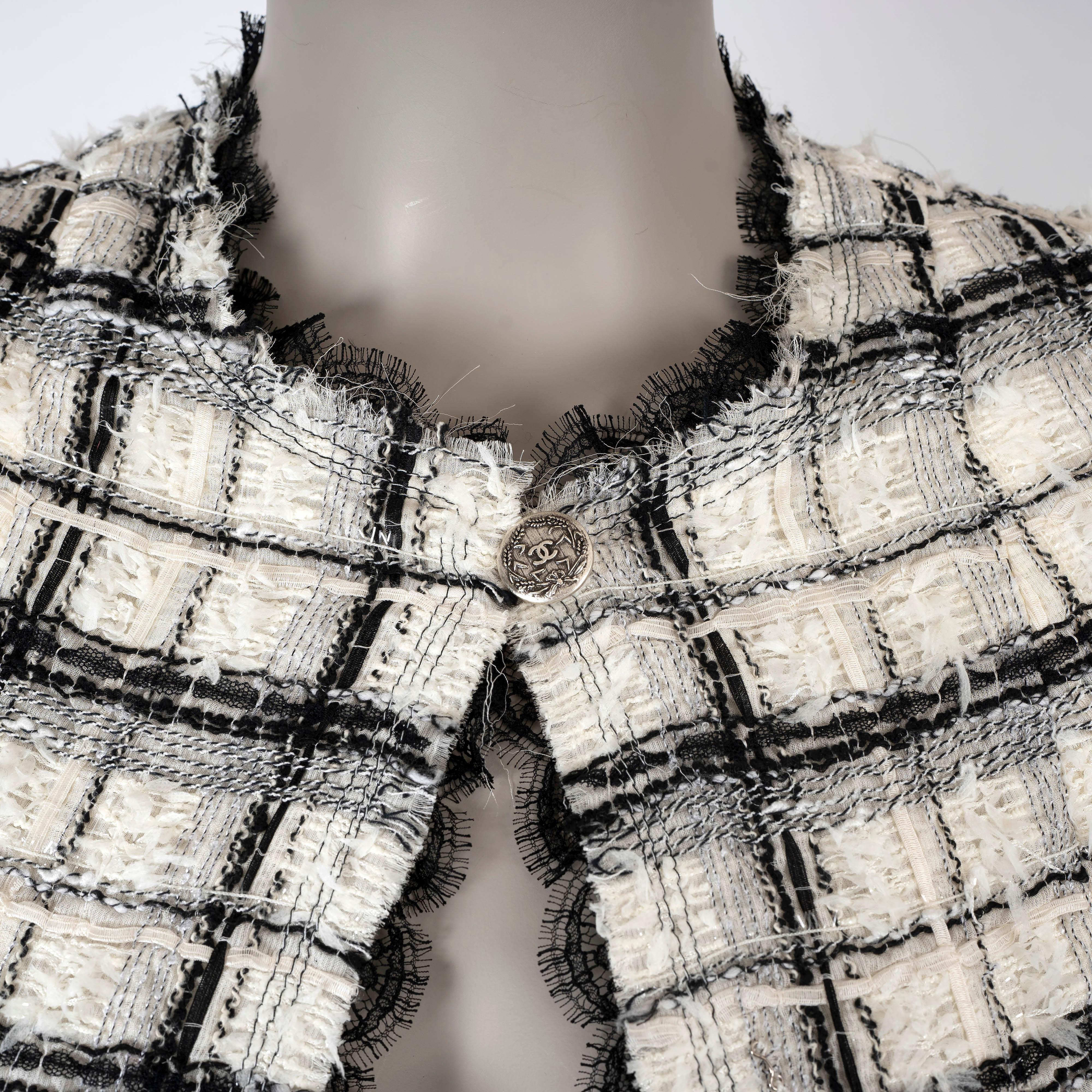 CHANEL white & black silk blend 05P PLAID TWEED Jacket 34 XXS For Sale 1